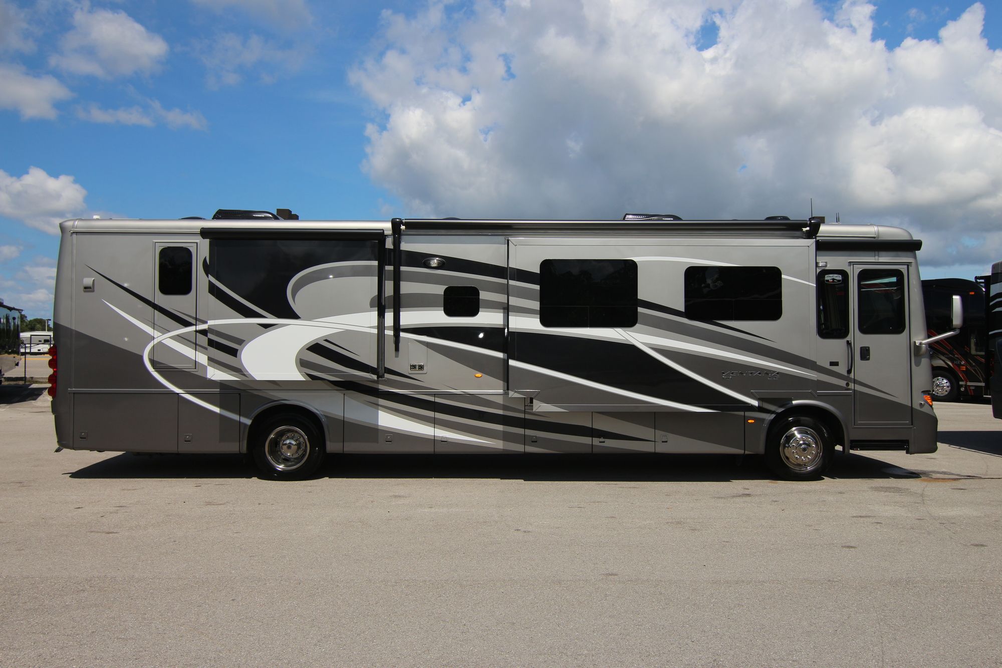 New 2019 Newmar Ventana Le 4002 Class A  For Sale