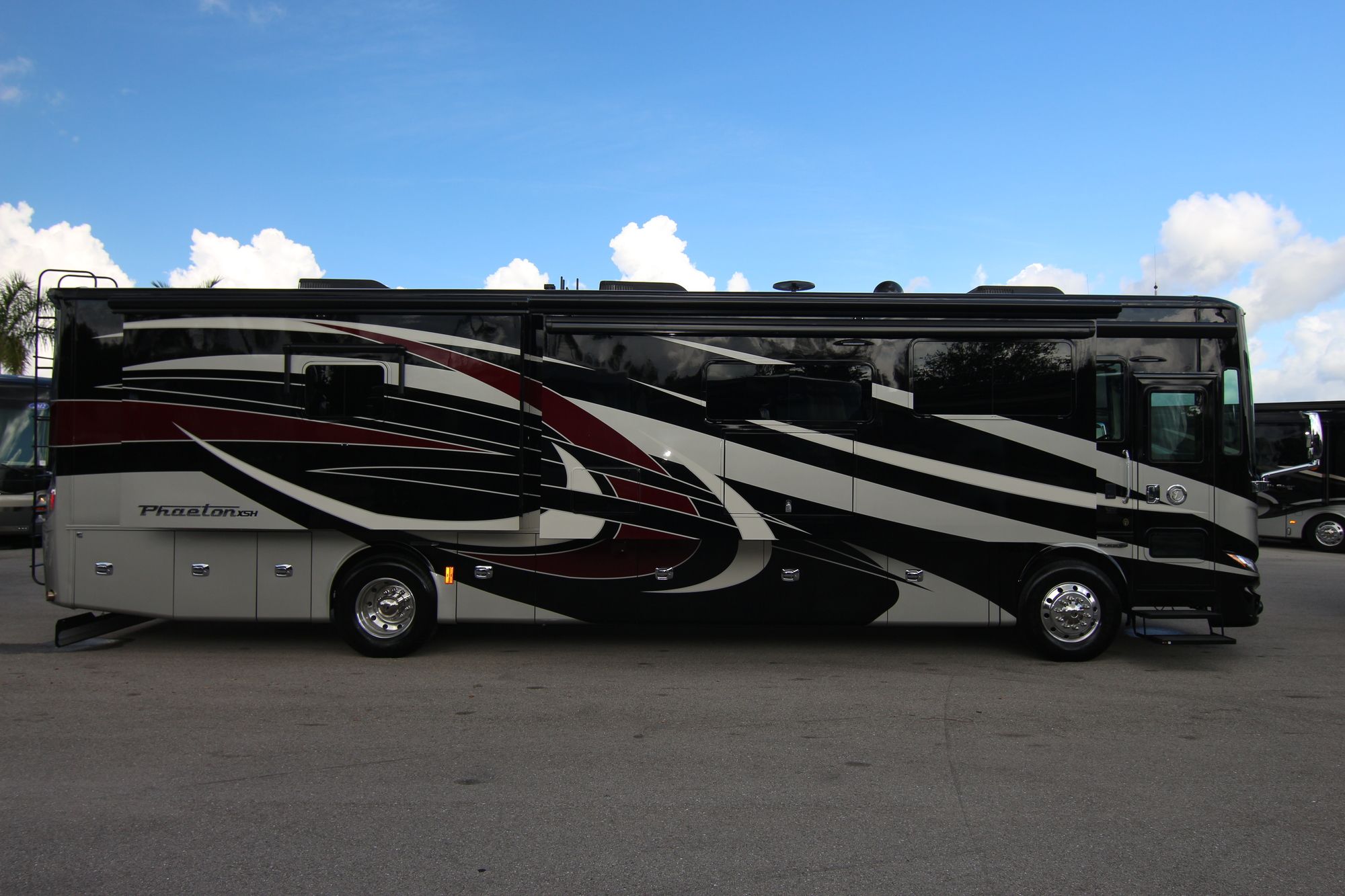 New 2019 Tiffin Motor Homes Phaeton 40IH Class A  For Sale