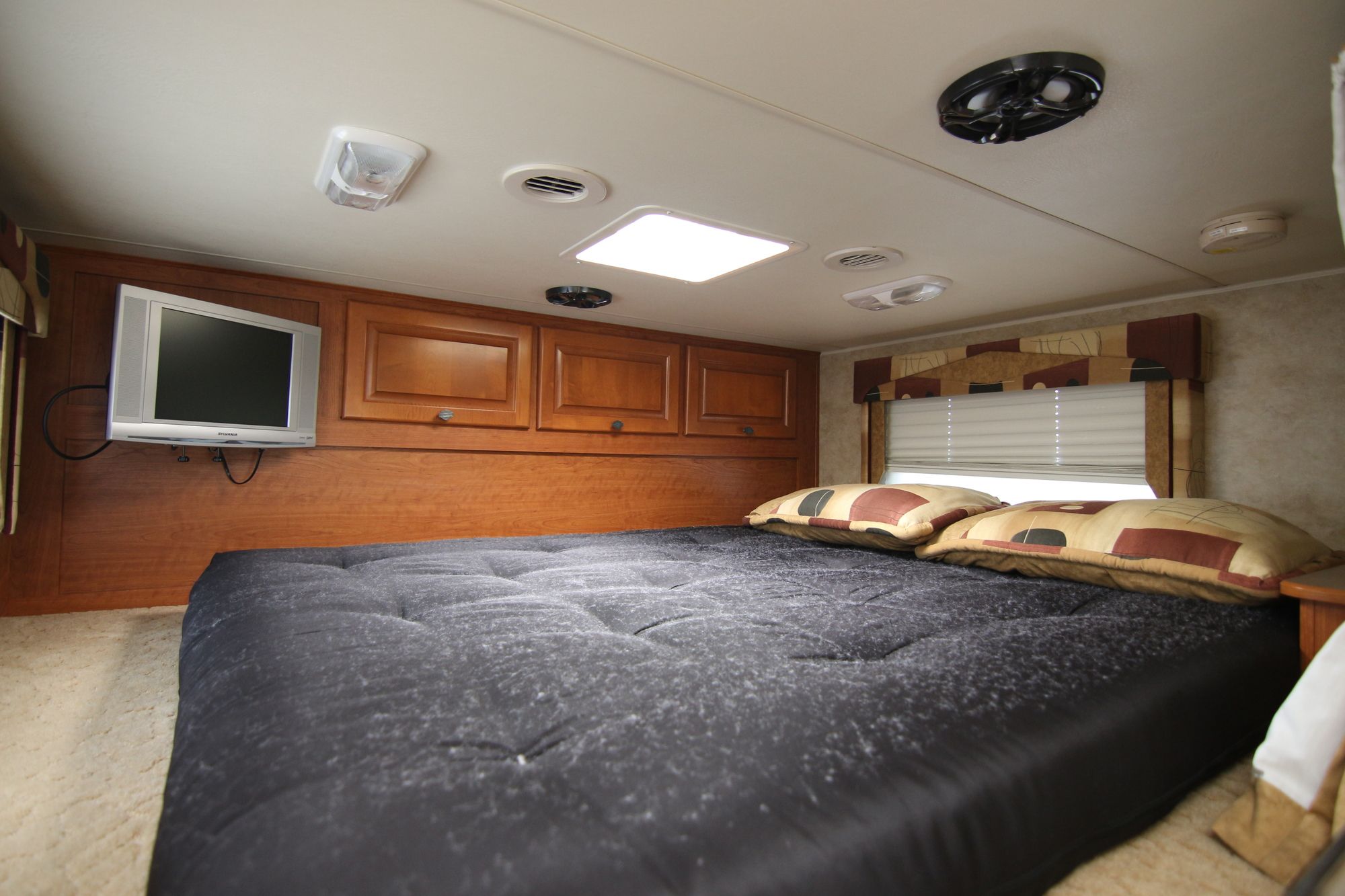 Used 2009 Damon Outlaw 3611 Class A  For Sale