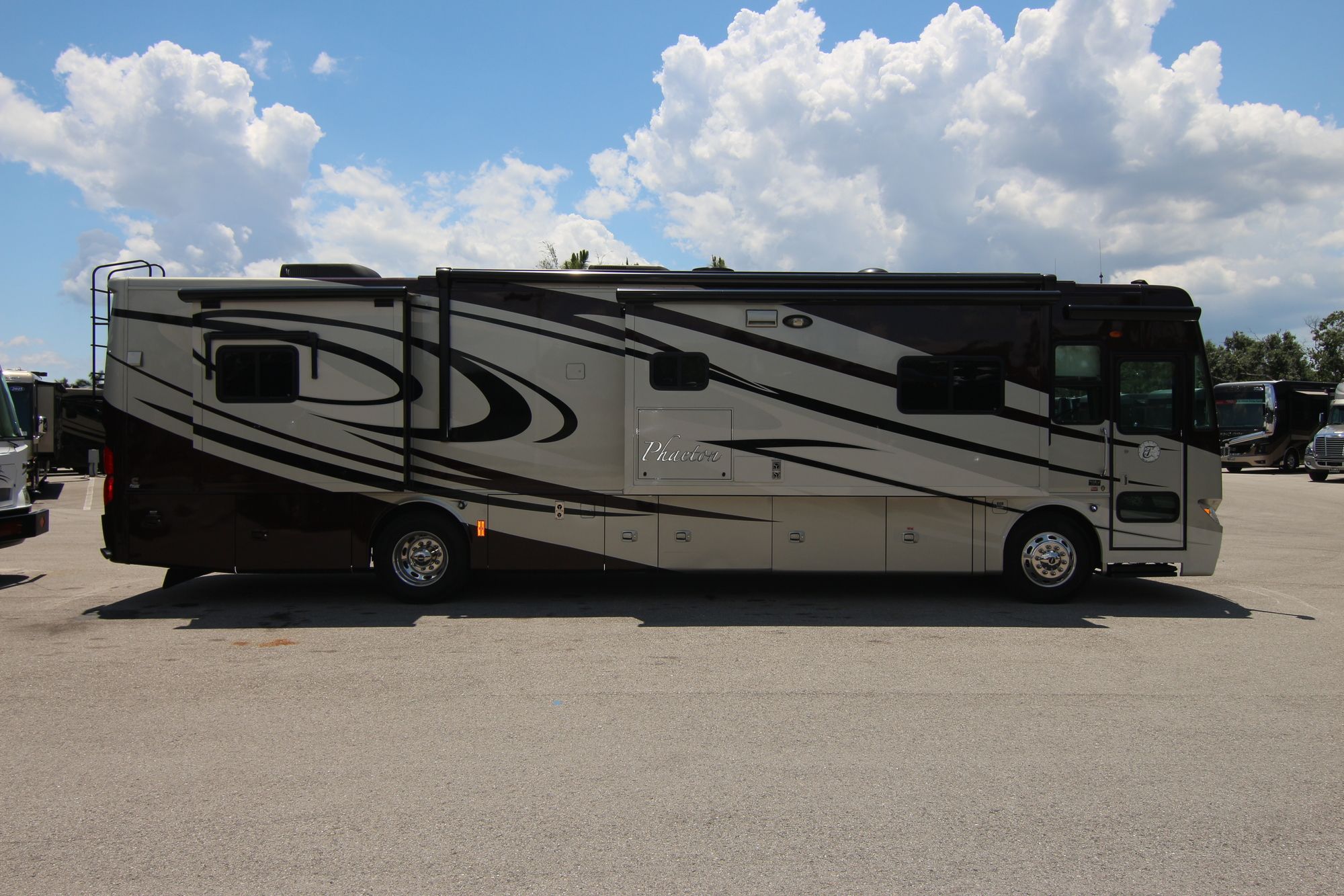 Used 2012 Tiffin Motor Homes Phaeton 40QTH Class A  For Sale