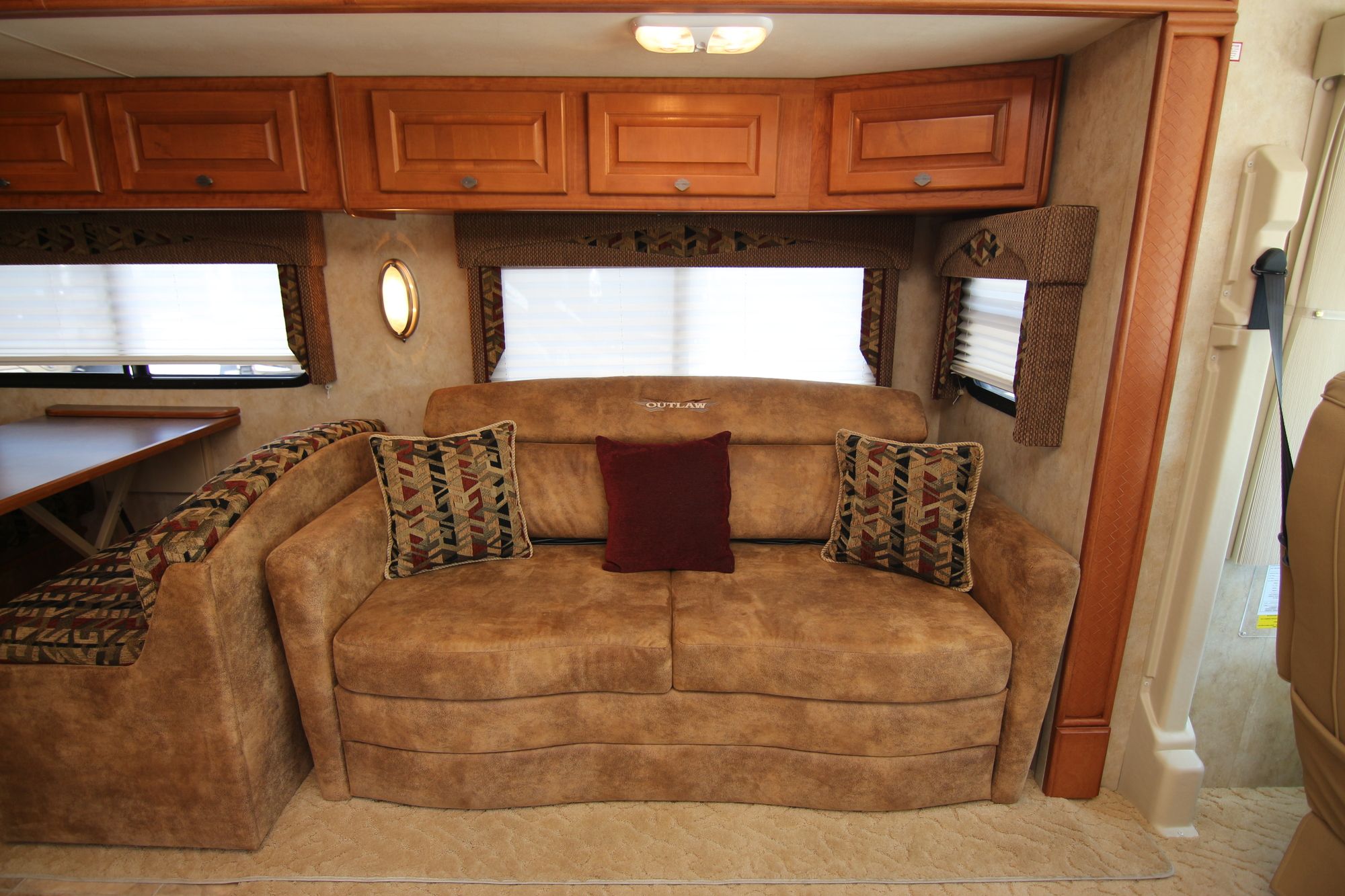 Used 2009 Damon Outlaw 3611 Class A  For Sale