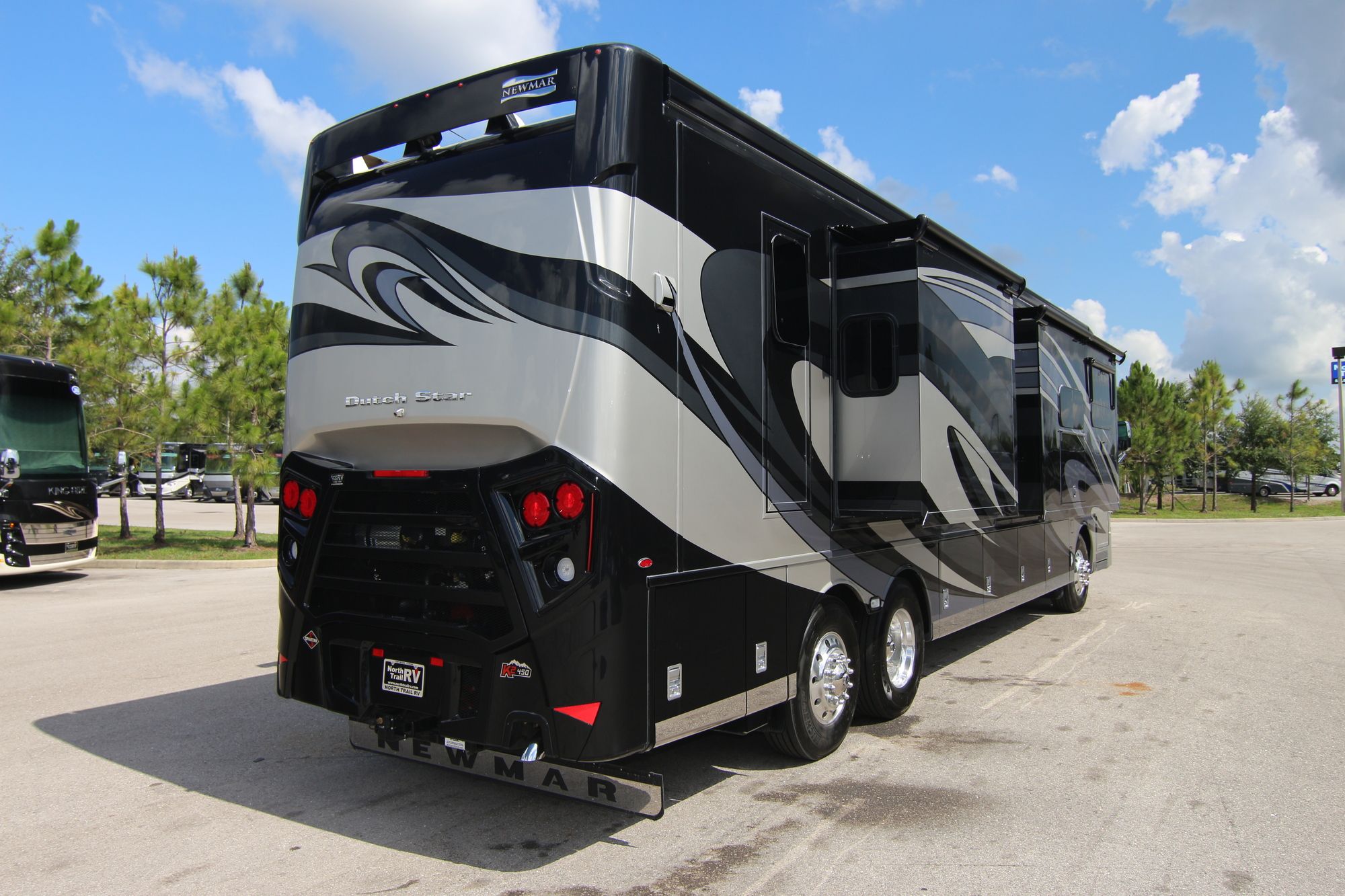 New 2019 Newmar Dutch Star 4018 Class A  For Sale