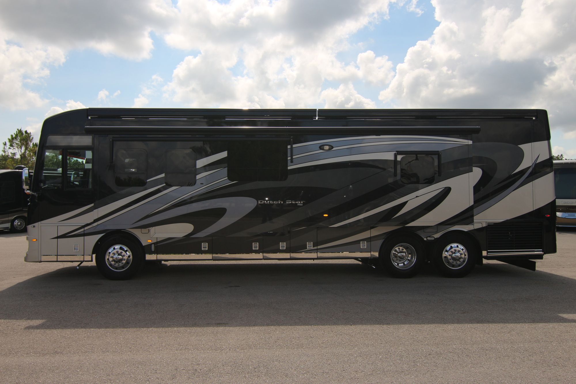 New 2019 Newmar Dutch Star 4018 Class A  For Sale