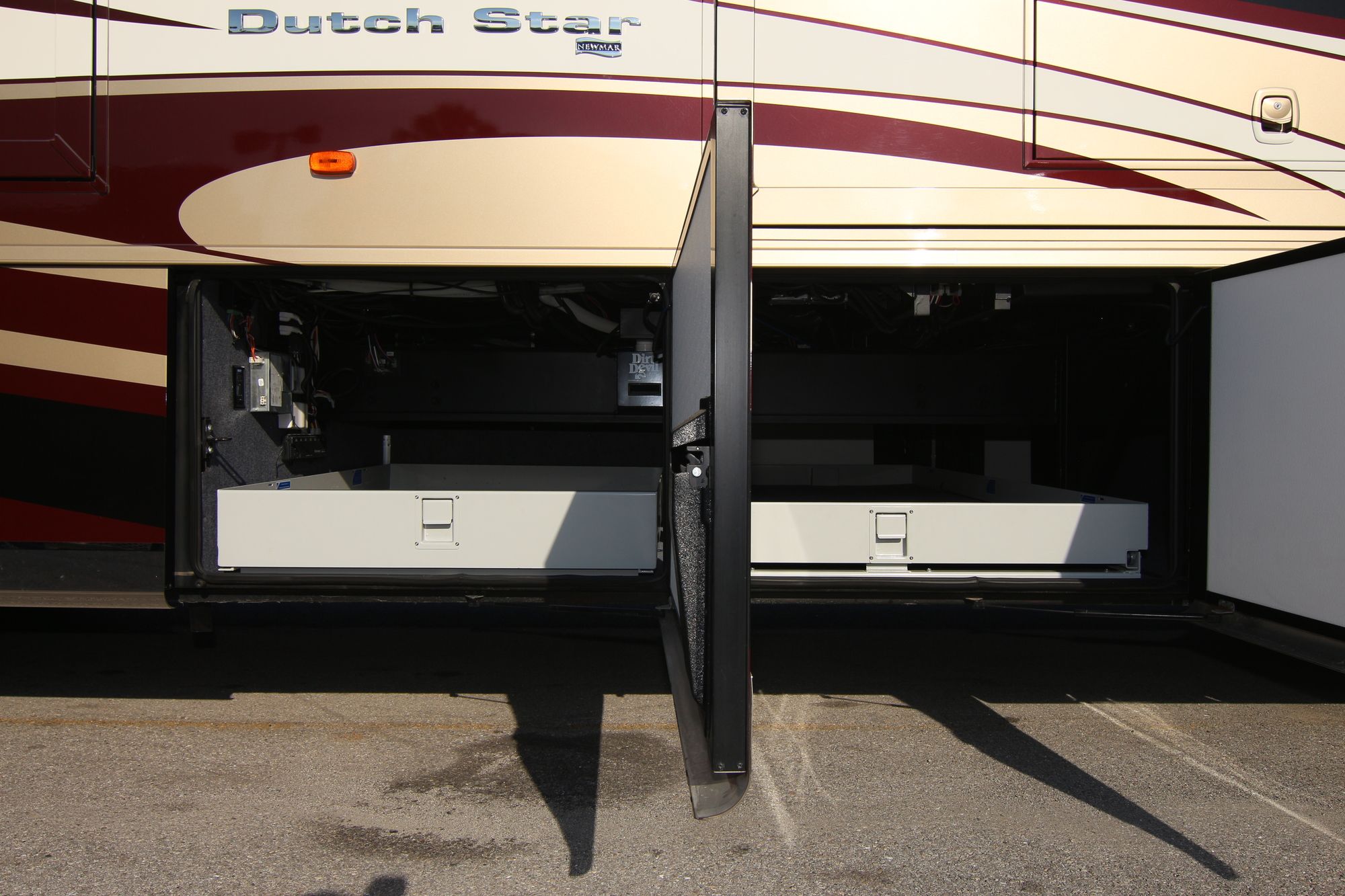 Used 2016 Newmar Dutch Star 4369 Class A  For Sale