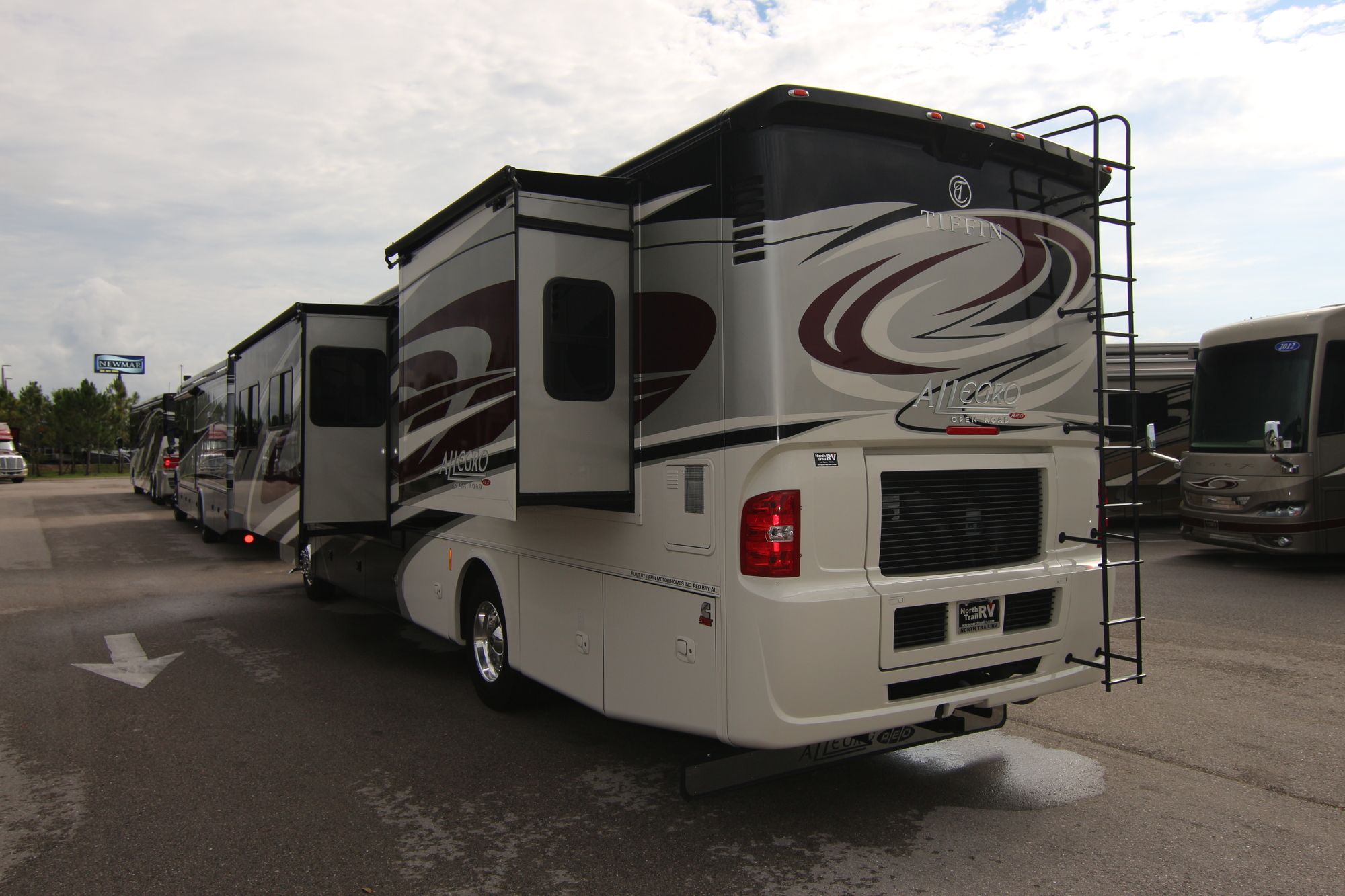 Used 2016 Tiffin Motor Homes Allegro Red 38QBA Class A  For Sale