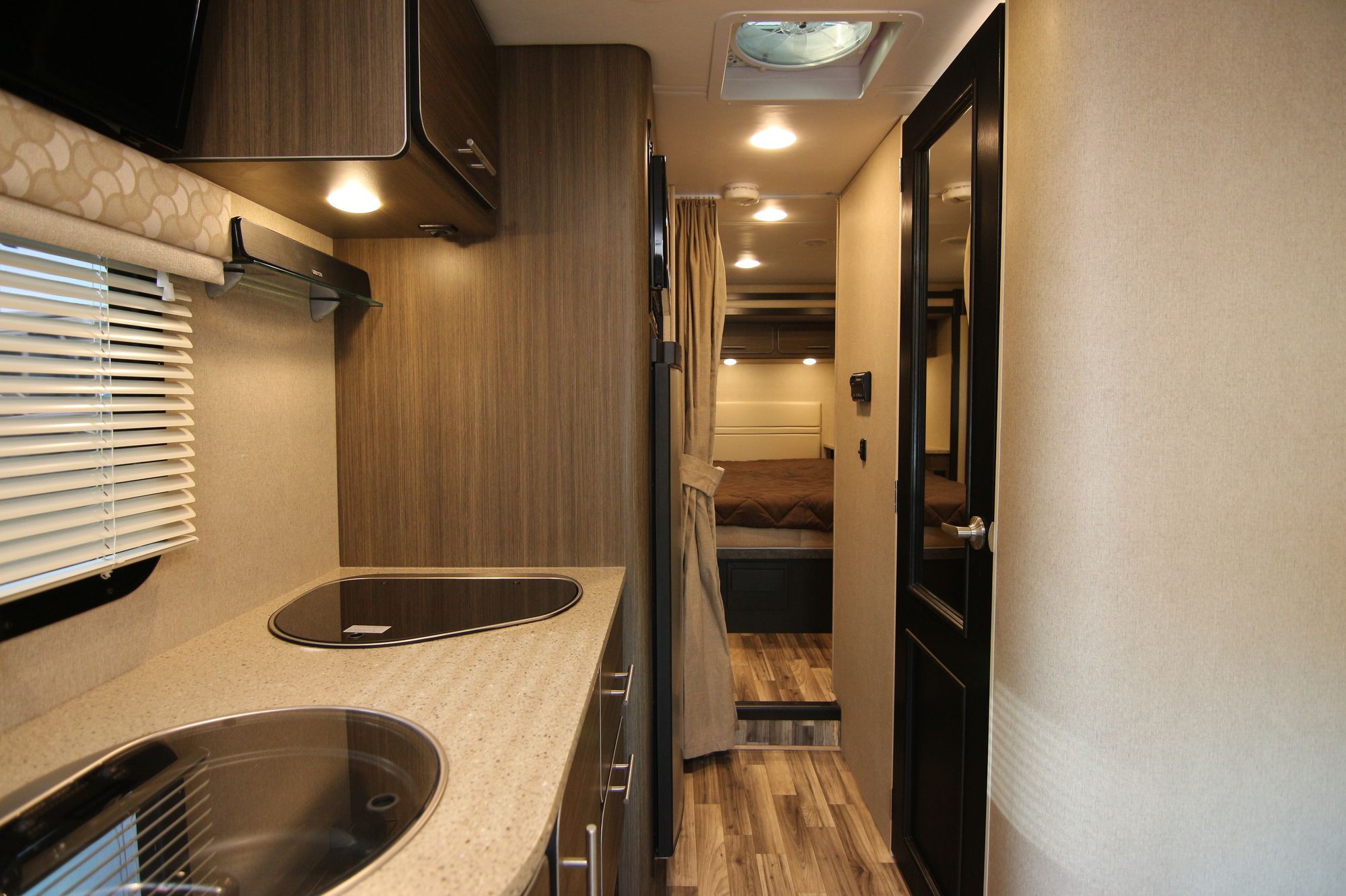 Used 2016 Renegade Rv Vienna 25QRS Class C  For Sale