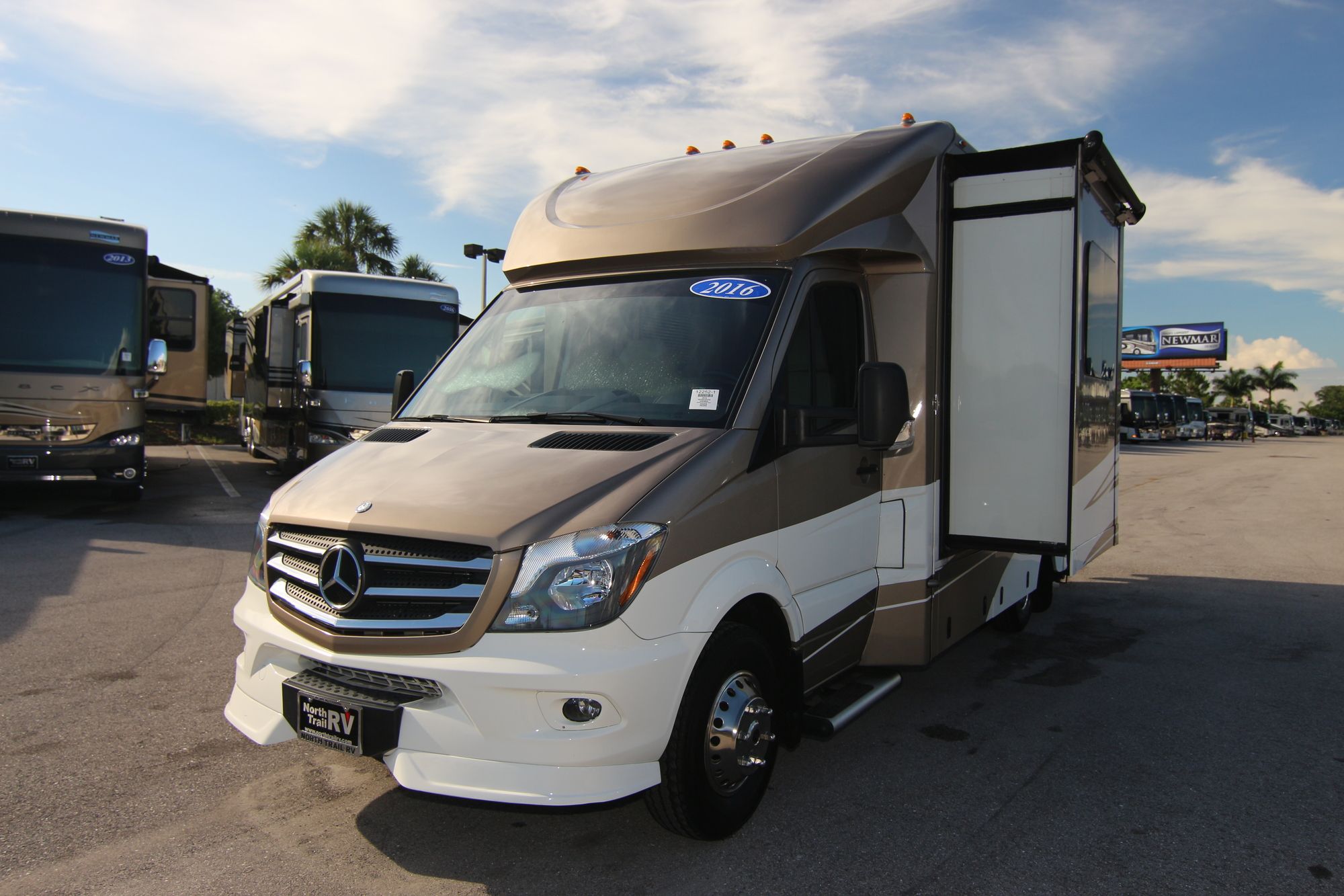 Used 2016 Renegade Rv Vienna 25QRS Class C  For Sale