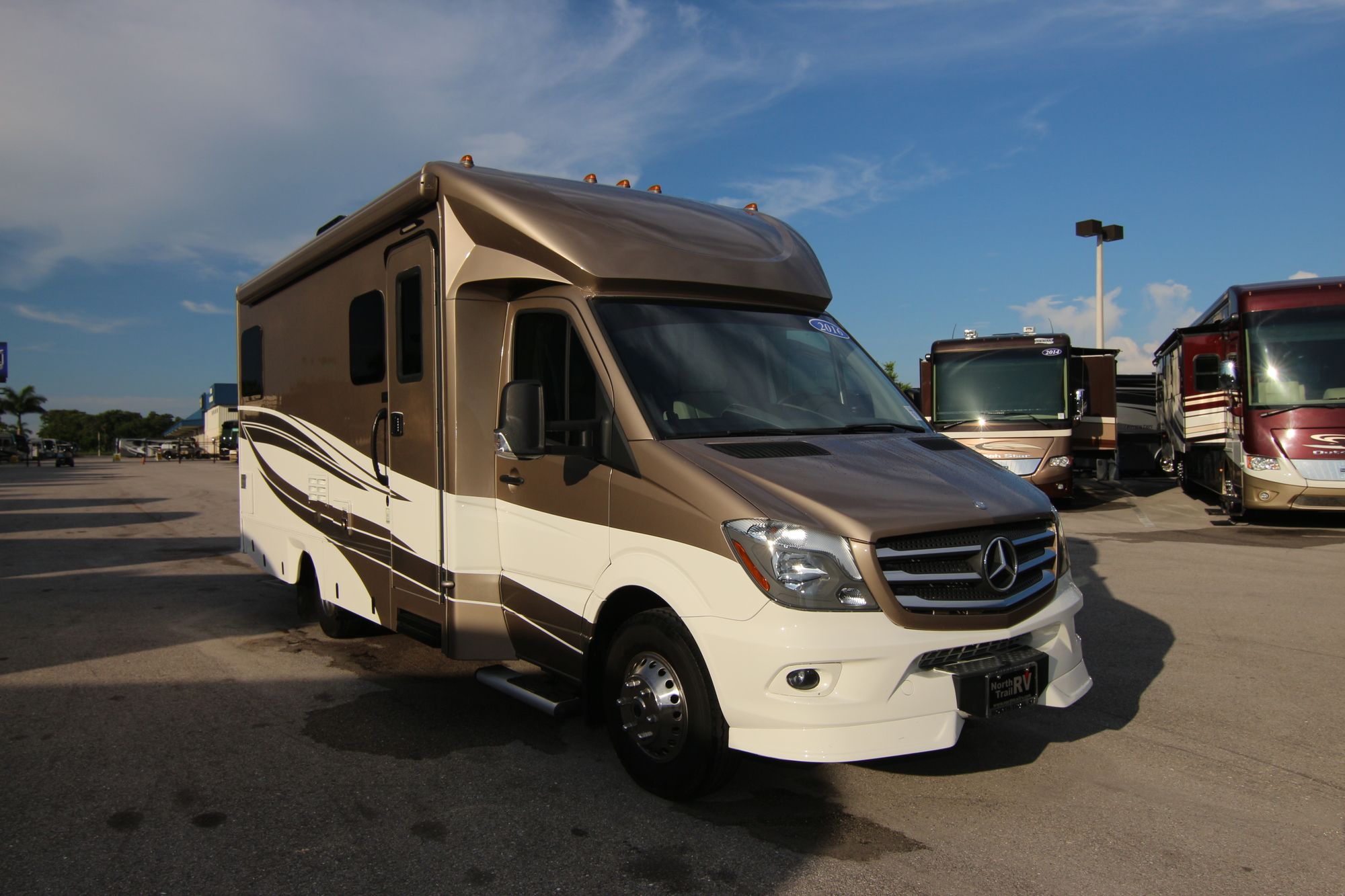 Used 2016 Renegade Rv Vienna 25QRS Class C  For Sale