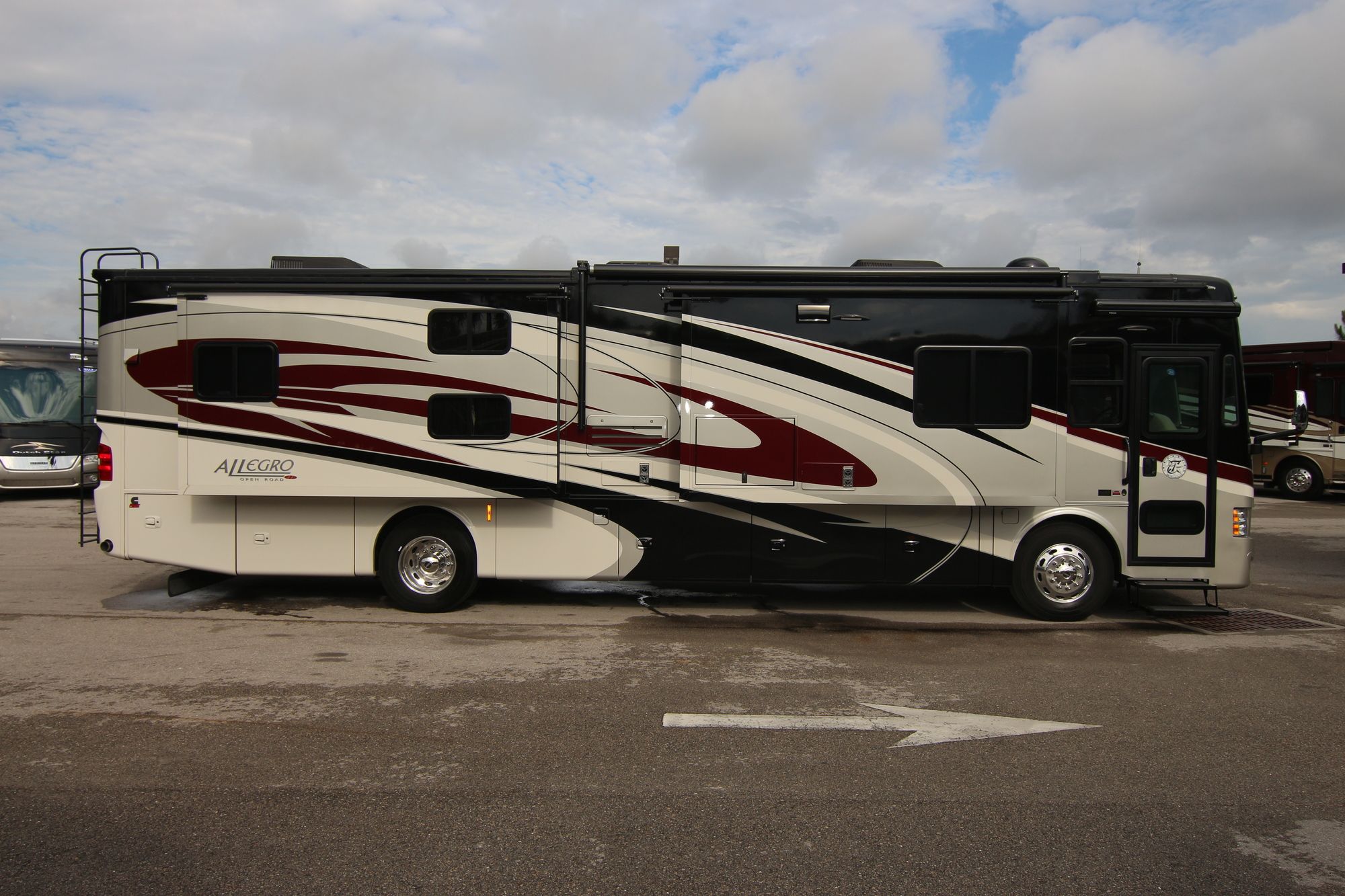 Used 2016 Tiffin Motor Homes Allegro Red 38QBA Class A  For Sale