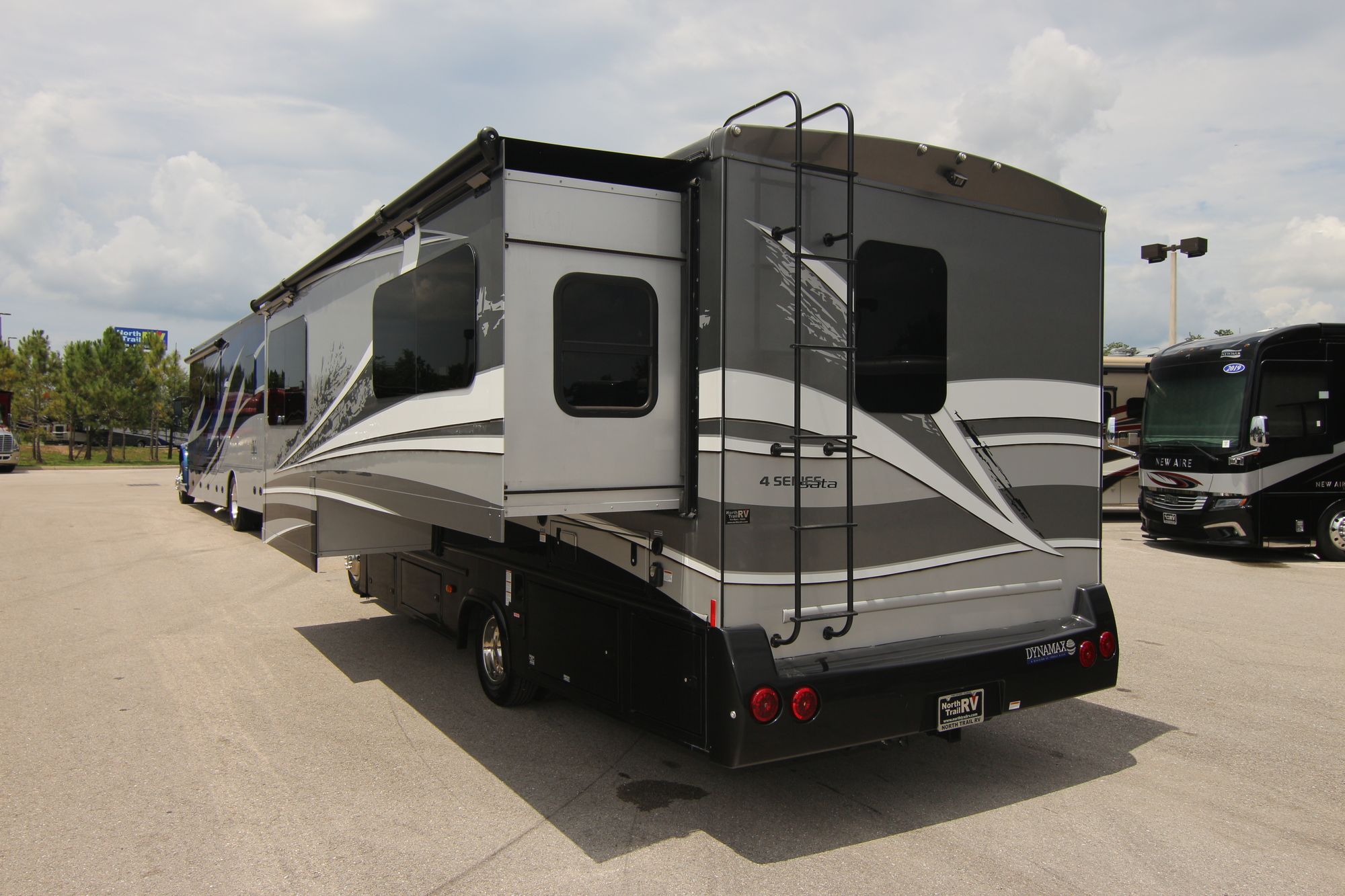 Used 2018 Forest River Isata 4 25FWF Class C  For Sale