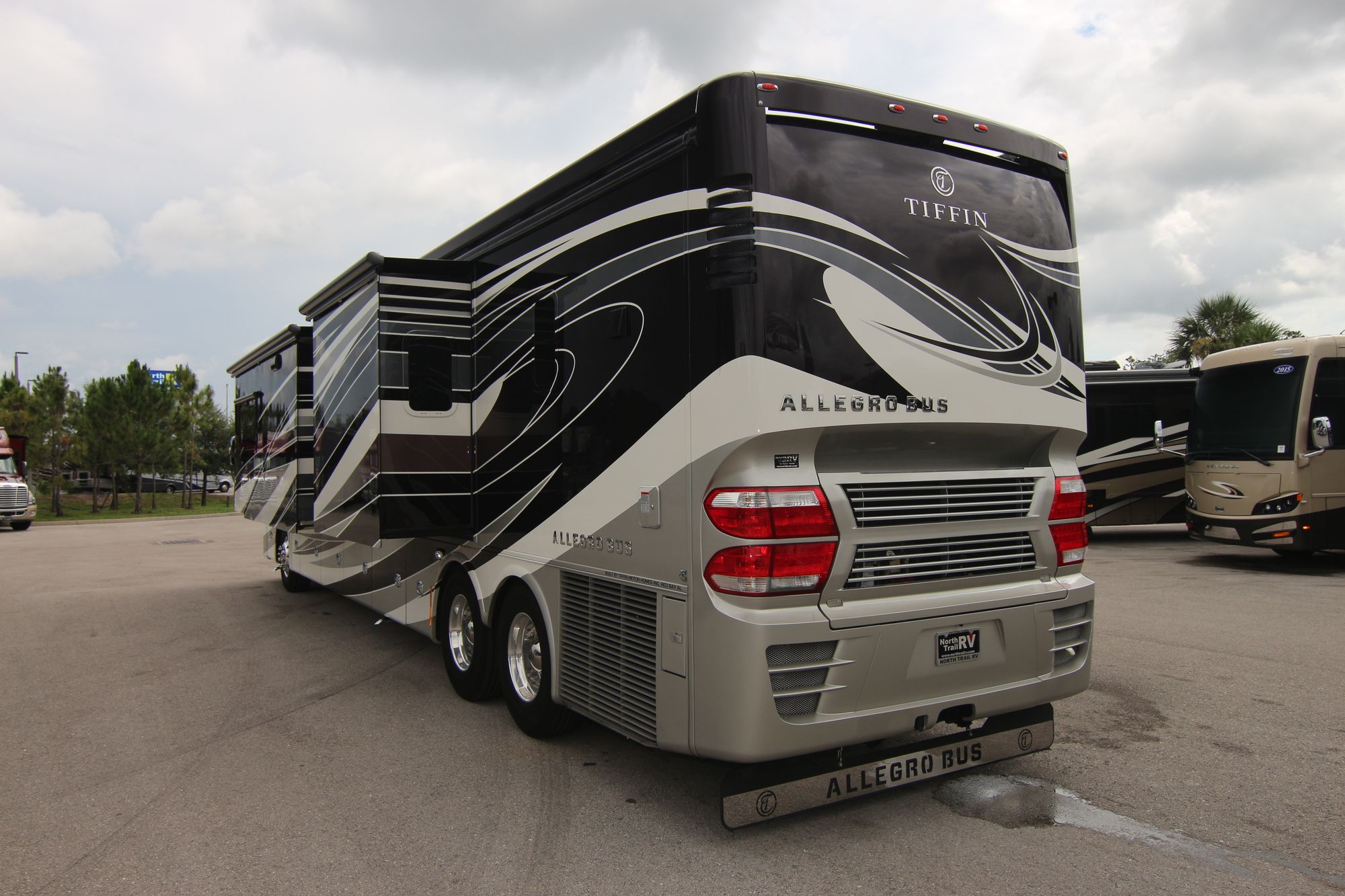 Used 2017 Tiffin Motor Homes Allegro Bus 45 OPP Class A  For Sale