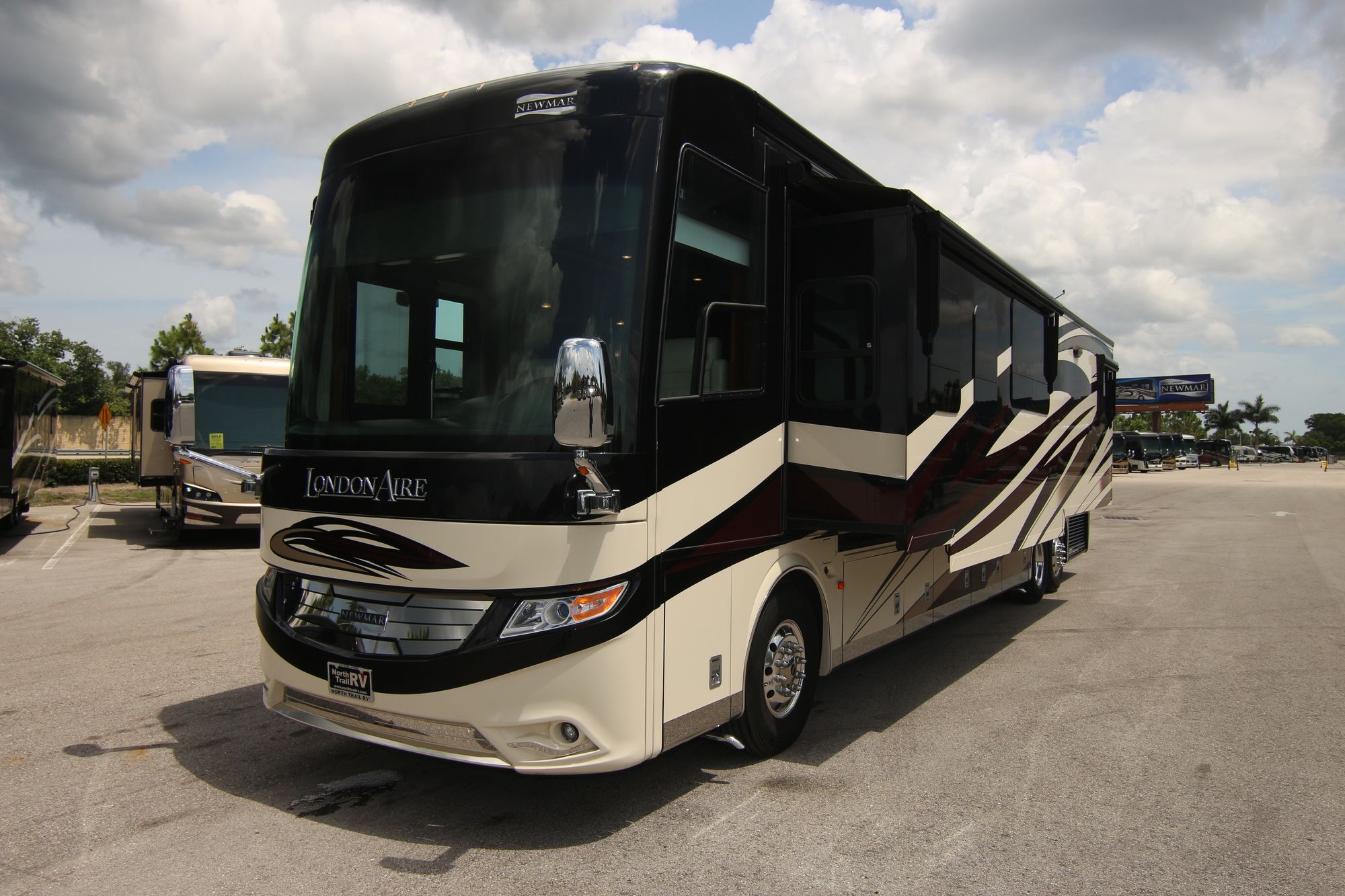 Used 2016 Newmar London Aire 4519 Class A  For Sale