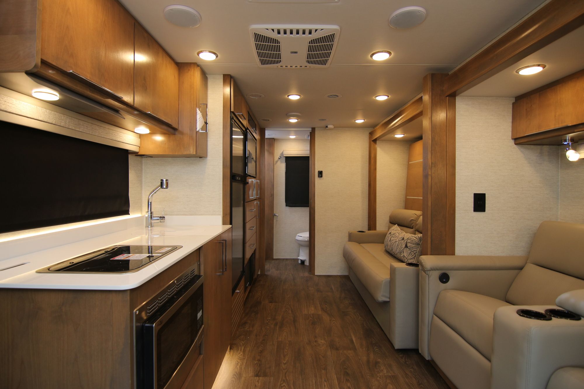 New 2020 Tiffin Motor Homes Wayfarer 25RW Class C  For Sale