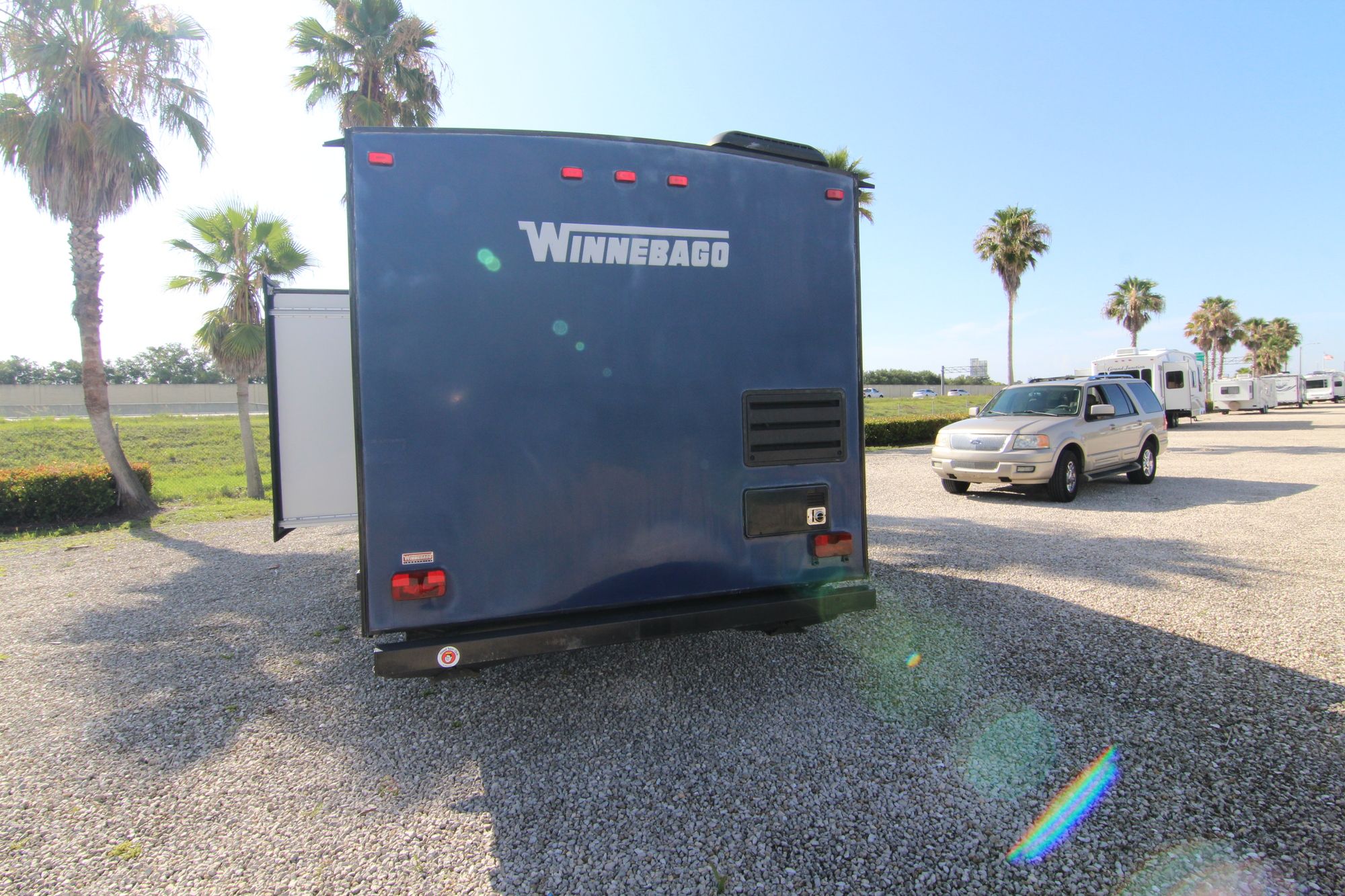 Used 2015 Winnebago Minnie 2351DKS Travel Trailer  For Sale