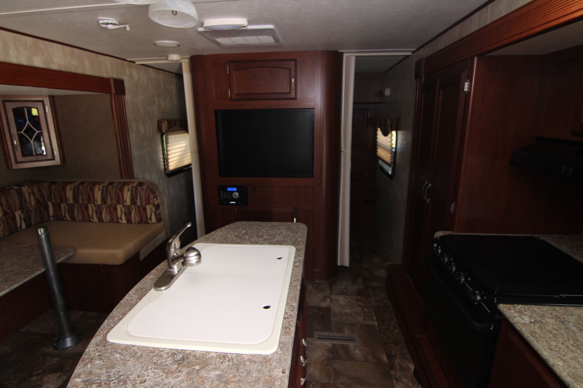 Used 2015 Winnebago Minnie 2351DKS Travel Trailer  For Sale