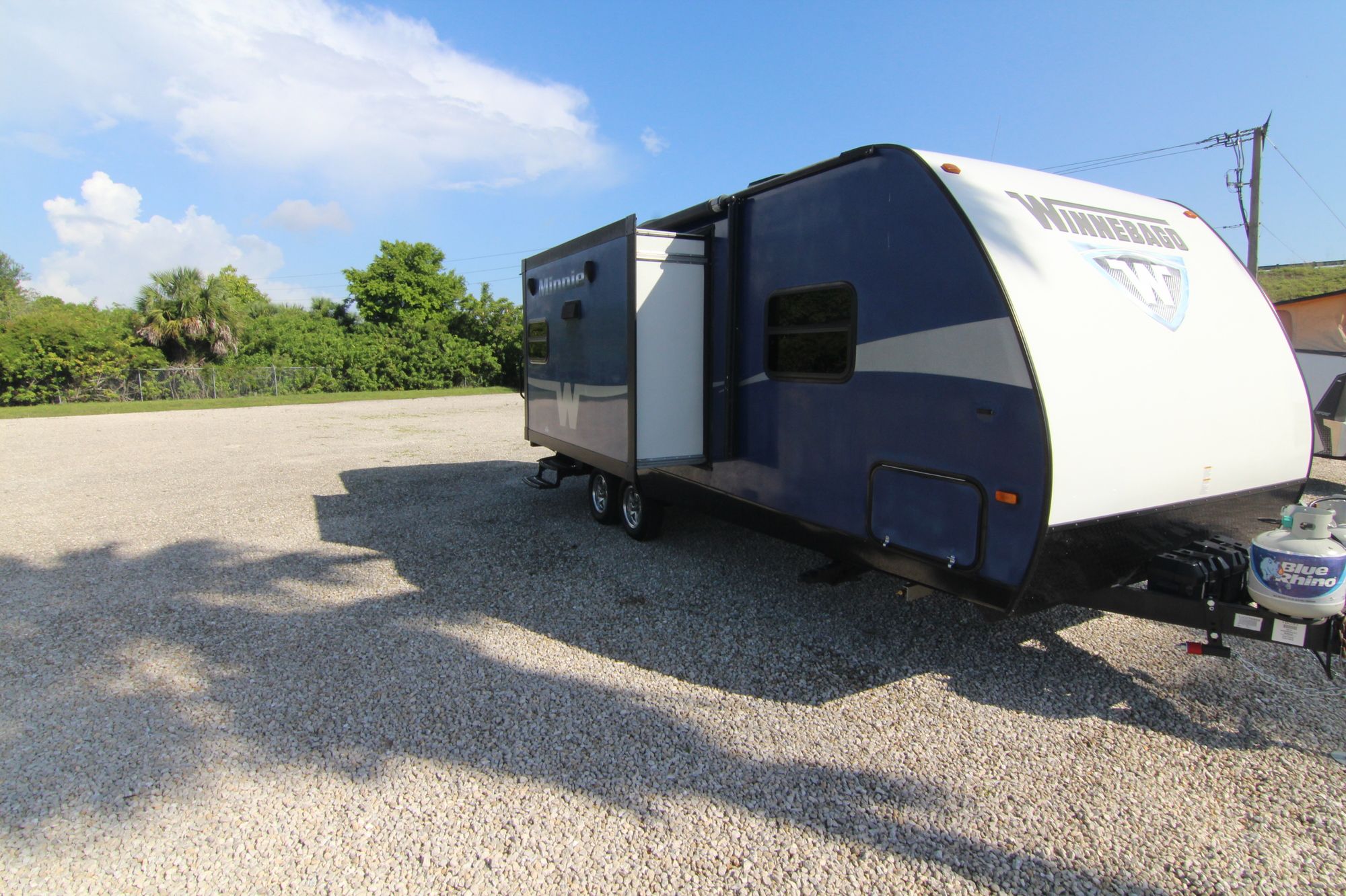 Used 2015 Winnebago Minnie 2351DKS Travel Trailer  For Sale