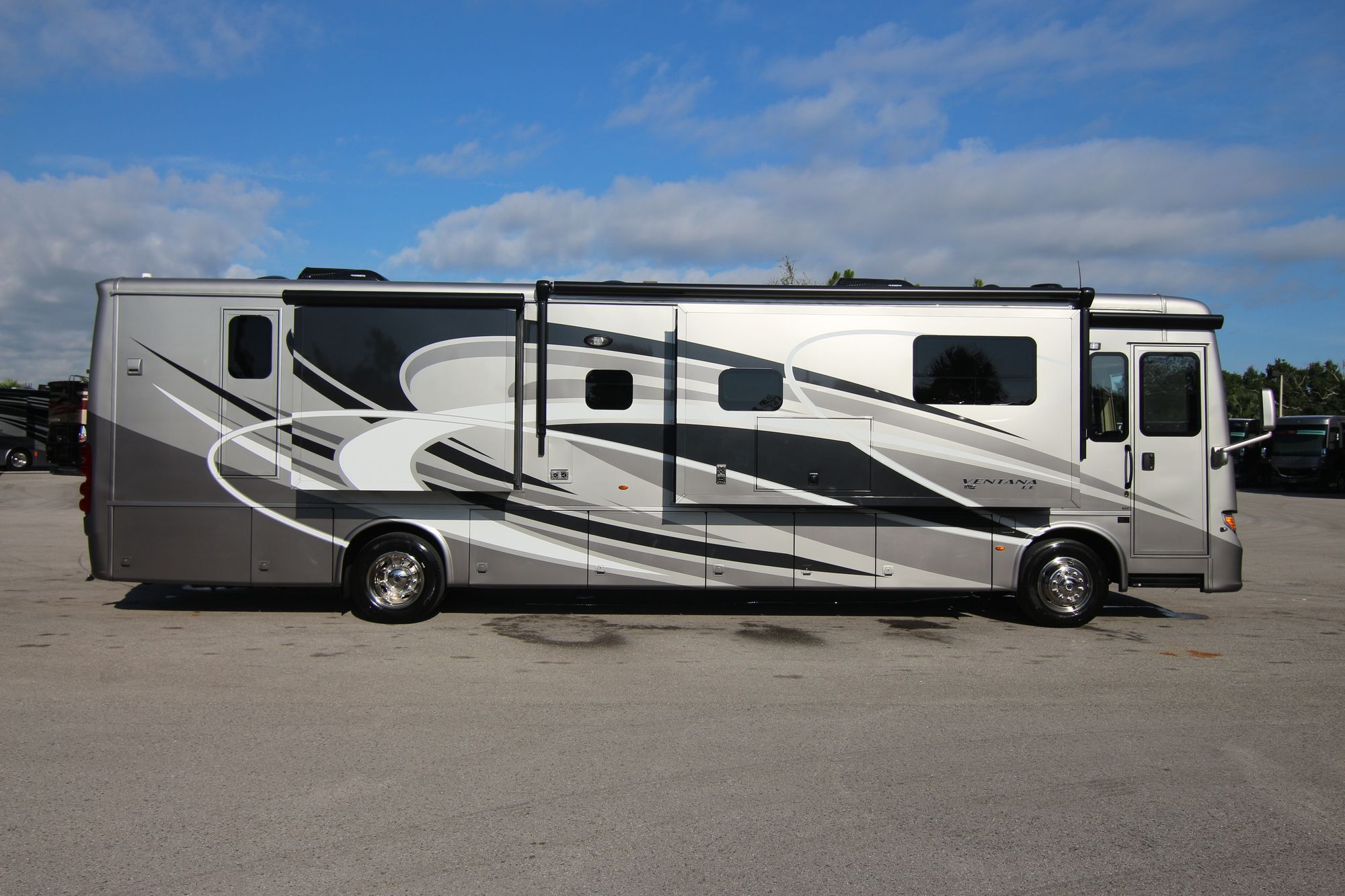 New 2019 Newmar Ventana Le 4037 Class A  For Sale