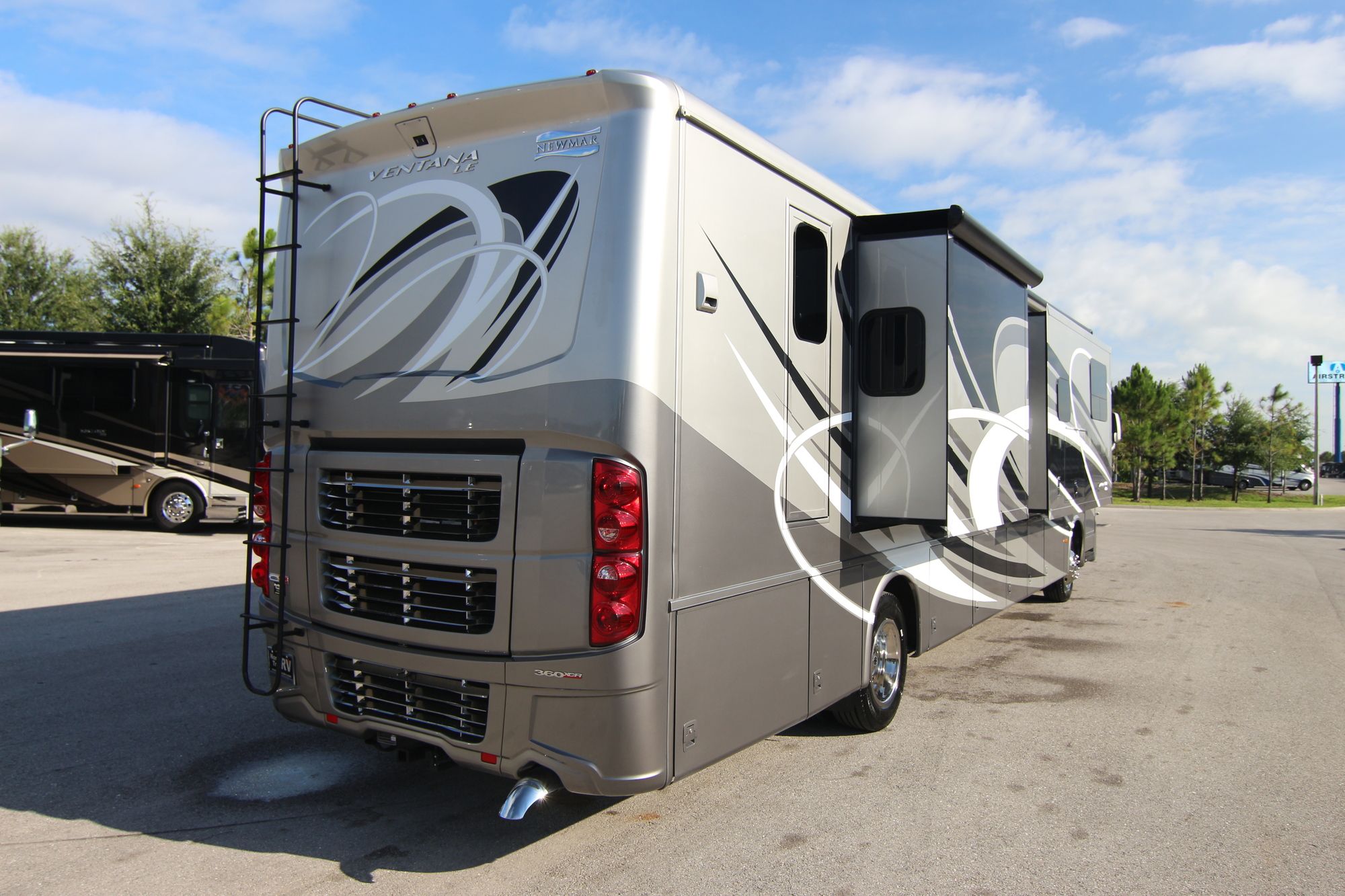 New 2019 Newmar Ventana Le 4037 Class A  For Sale