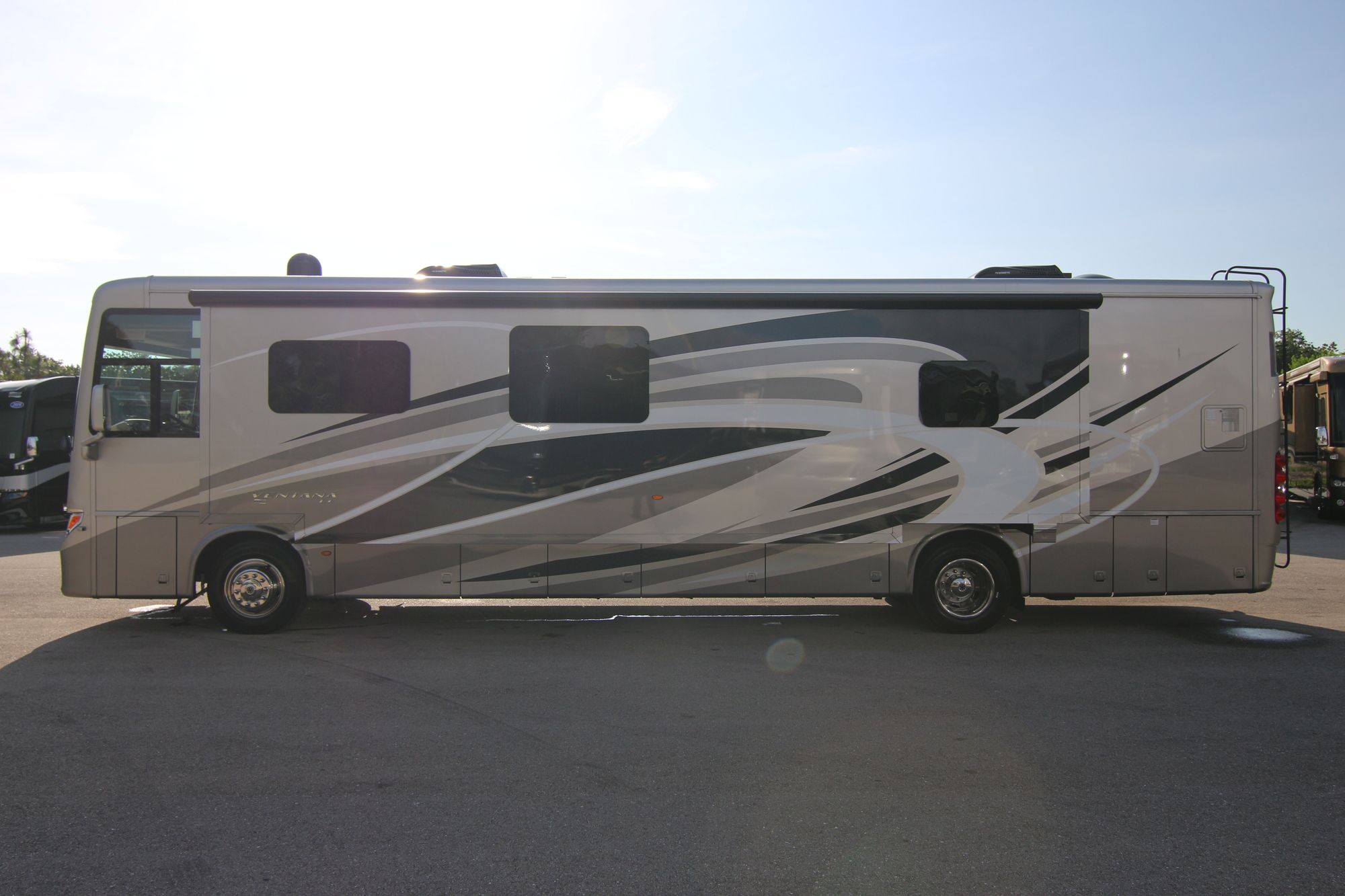 New 2019 Newmar Ventana Le 4037 Class A  For Sale