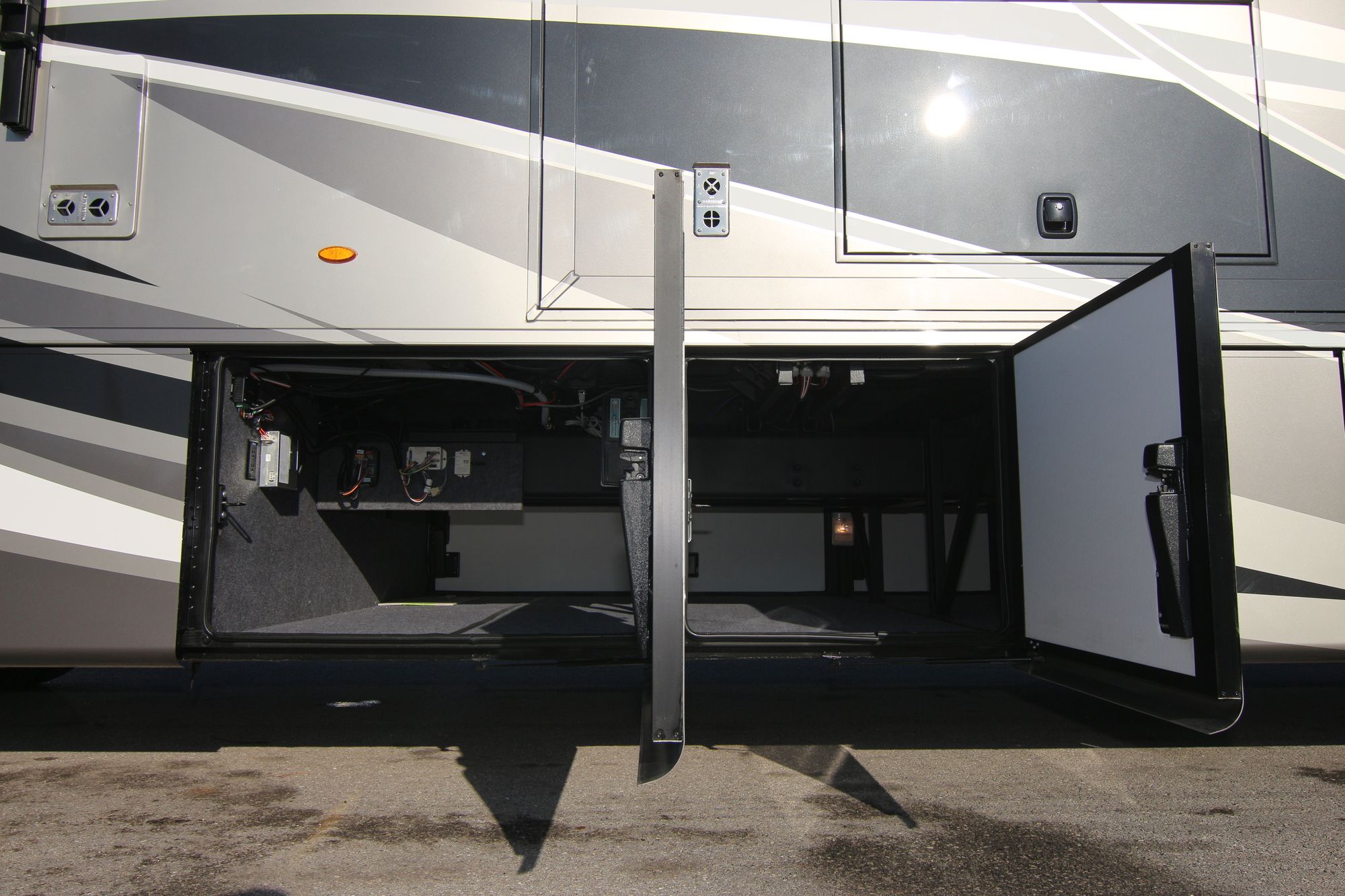 New 2019 Newmar Ventana Le 4037 Class A  For Sale