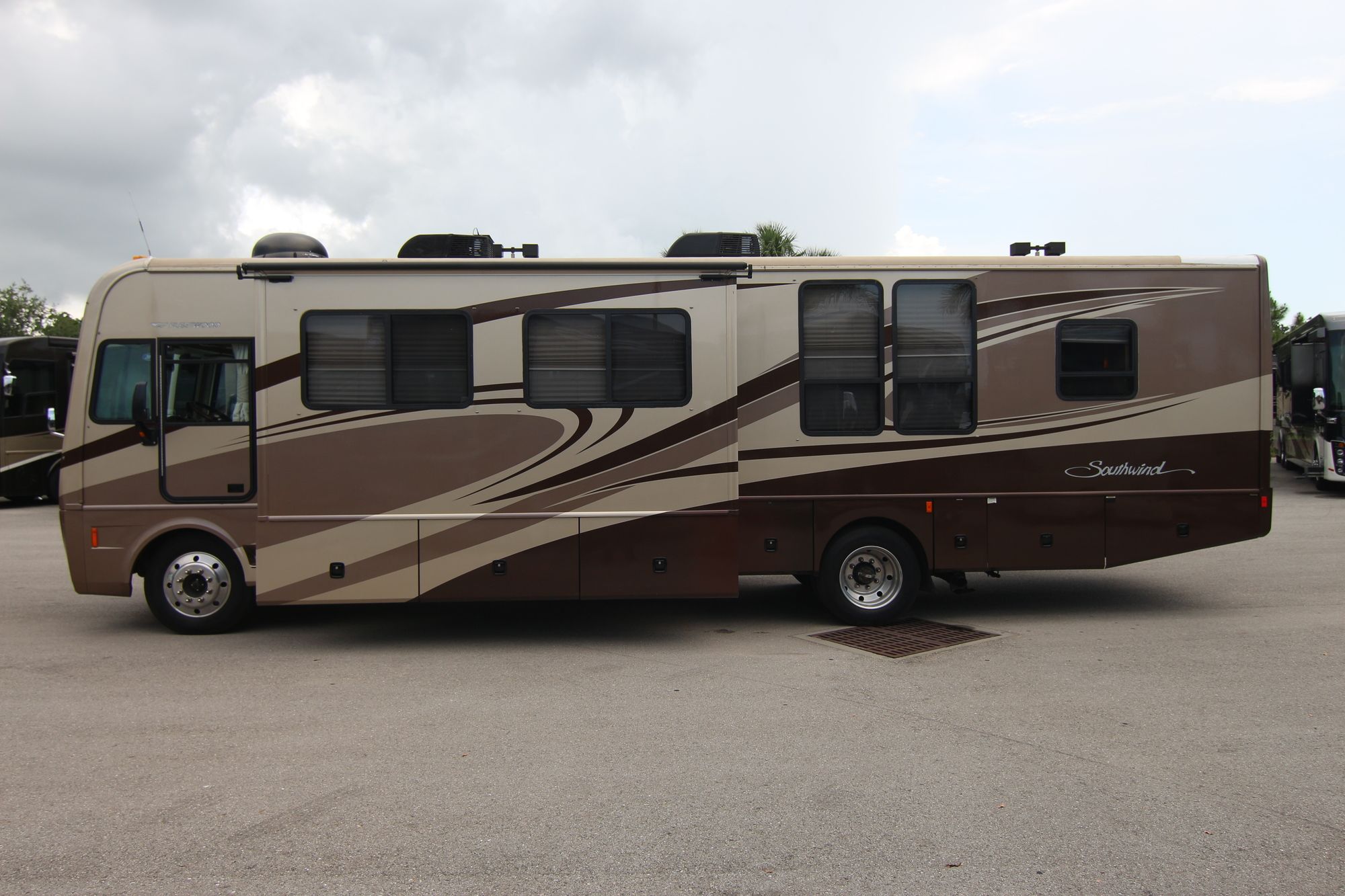 Used 2007 Fleetwood Southwind 37C Class A  For Sale