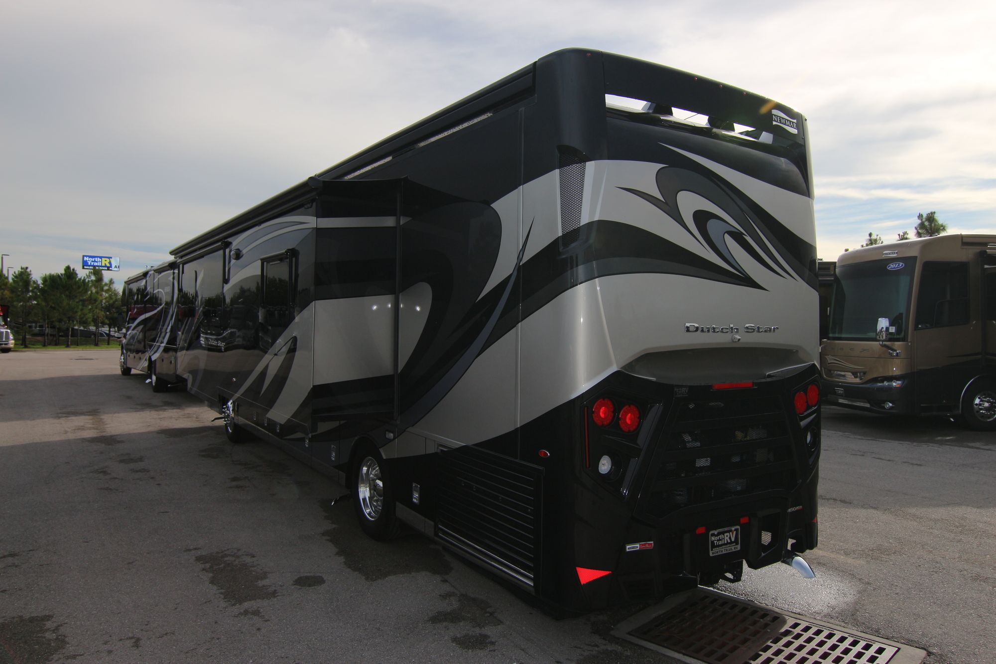 Used 2019 Newmar Dutch Star 3736 Class A  For Sale