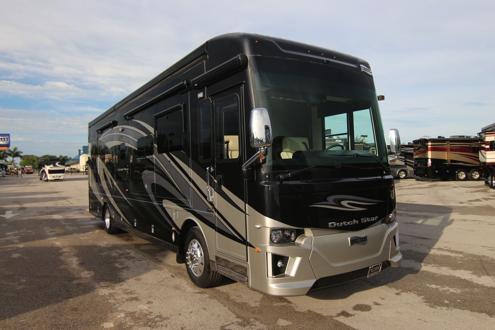 Used 2019 Newmar Dutch Star 3736 Class A  For Sale