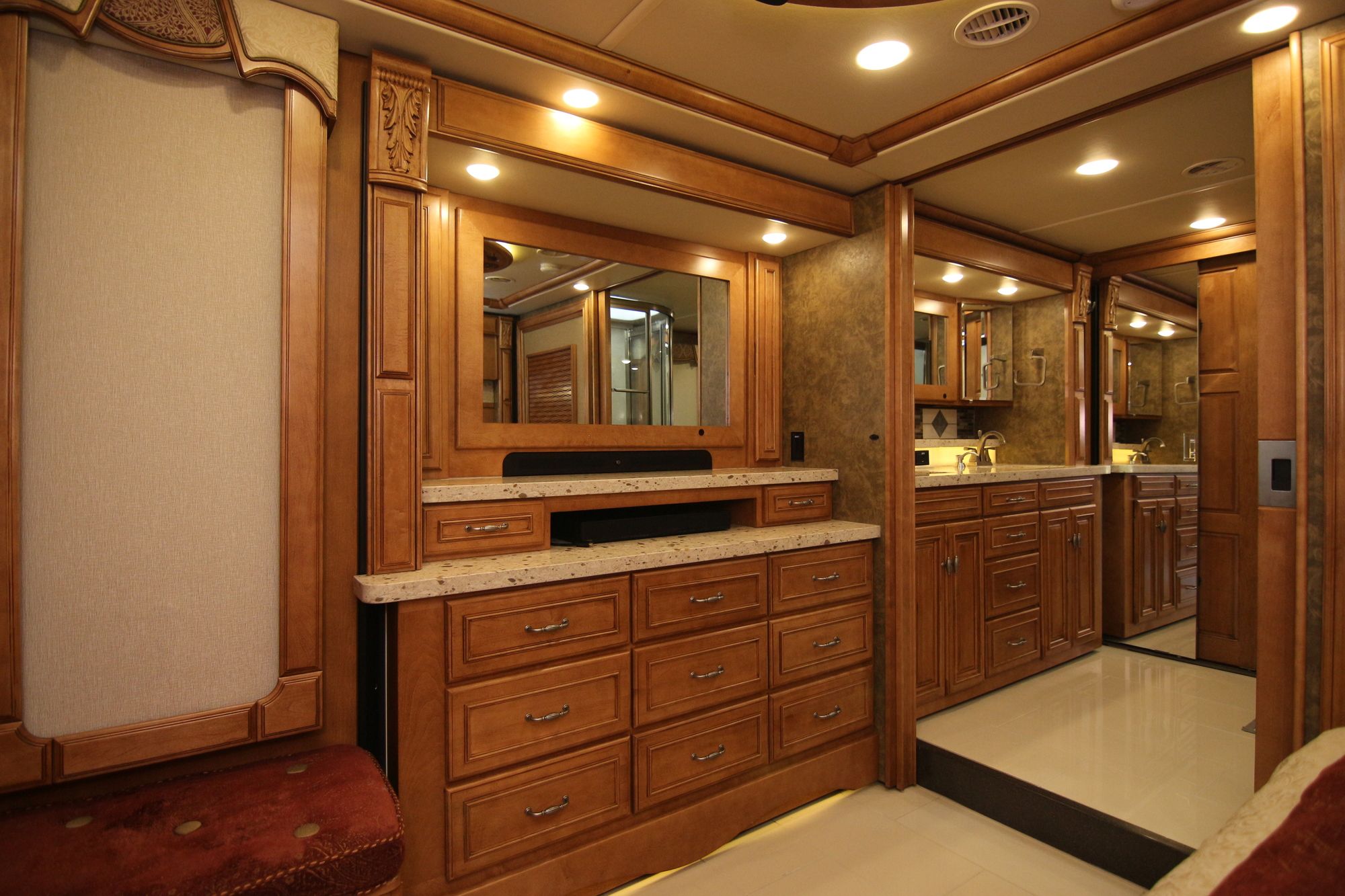 Used 2017 Winnebago Grand Tour 45RL Class A  For Sale