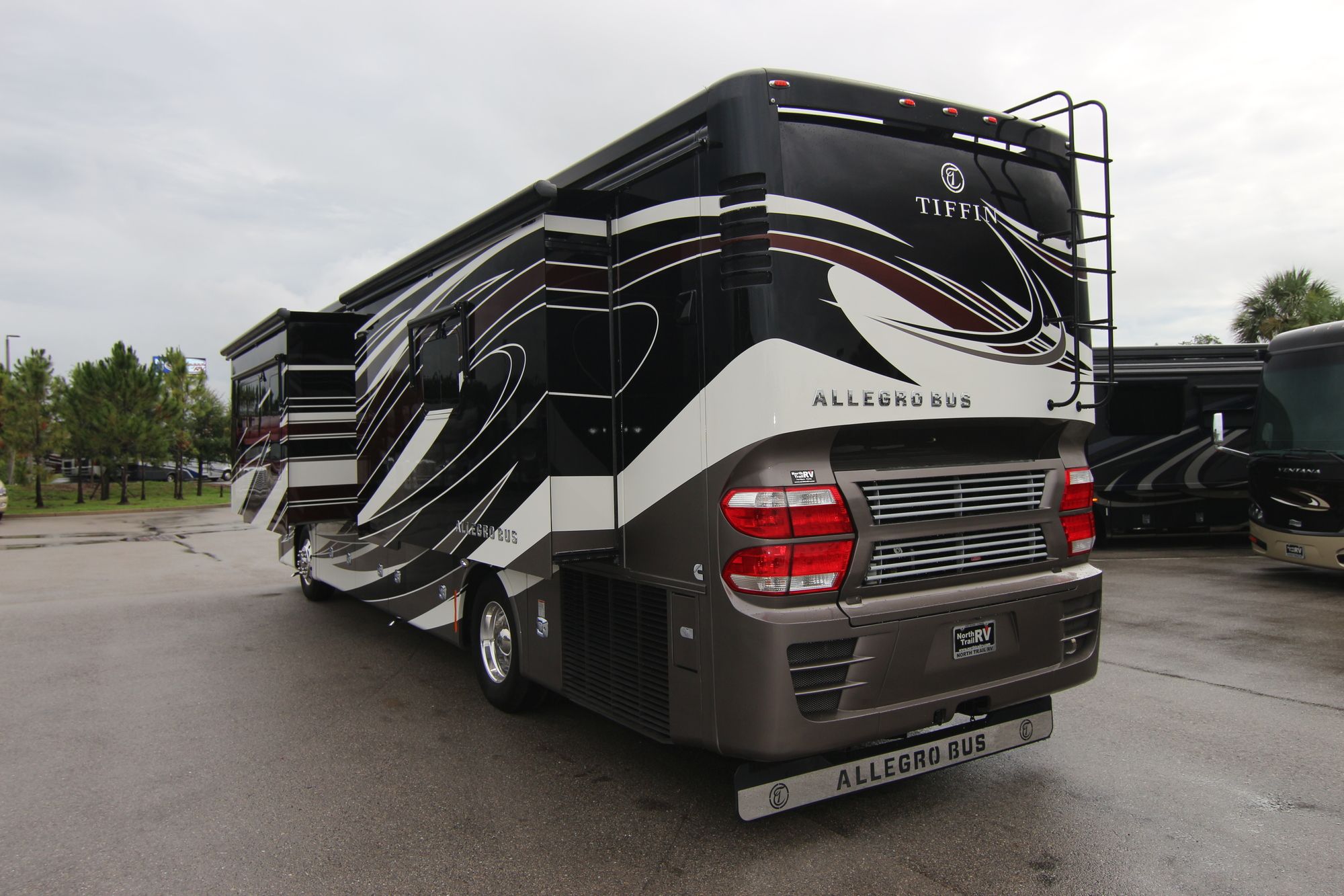 Used 2016 Tiffin Motor Homes Allegro Bus 37AP Class A  For Sale