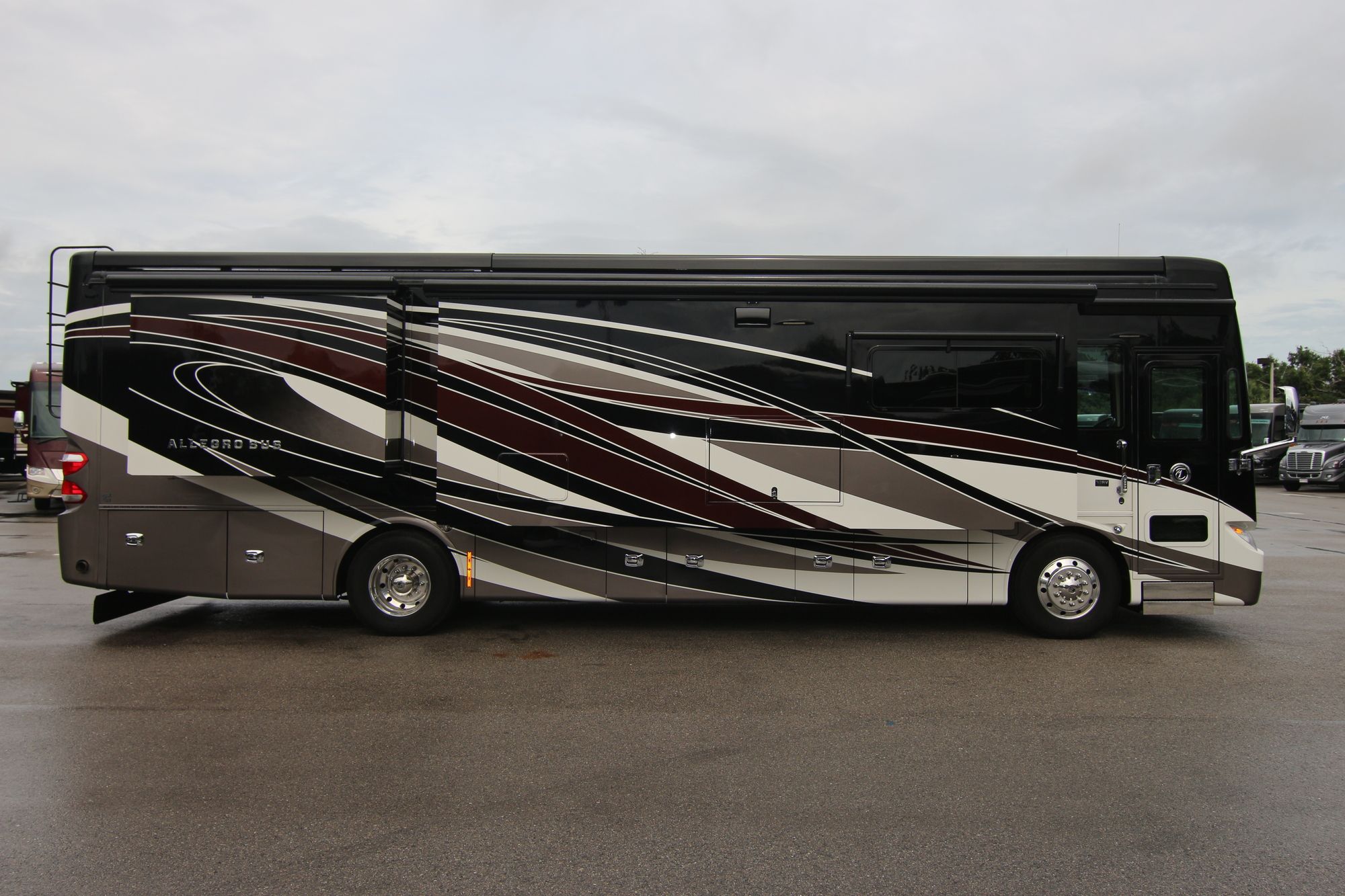 Used 2016 Tiffin Motor Homes Allegro Bus 37AP Class A  For Sale