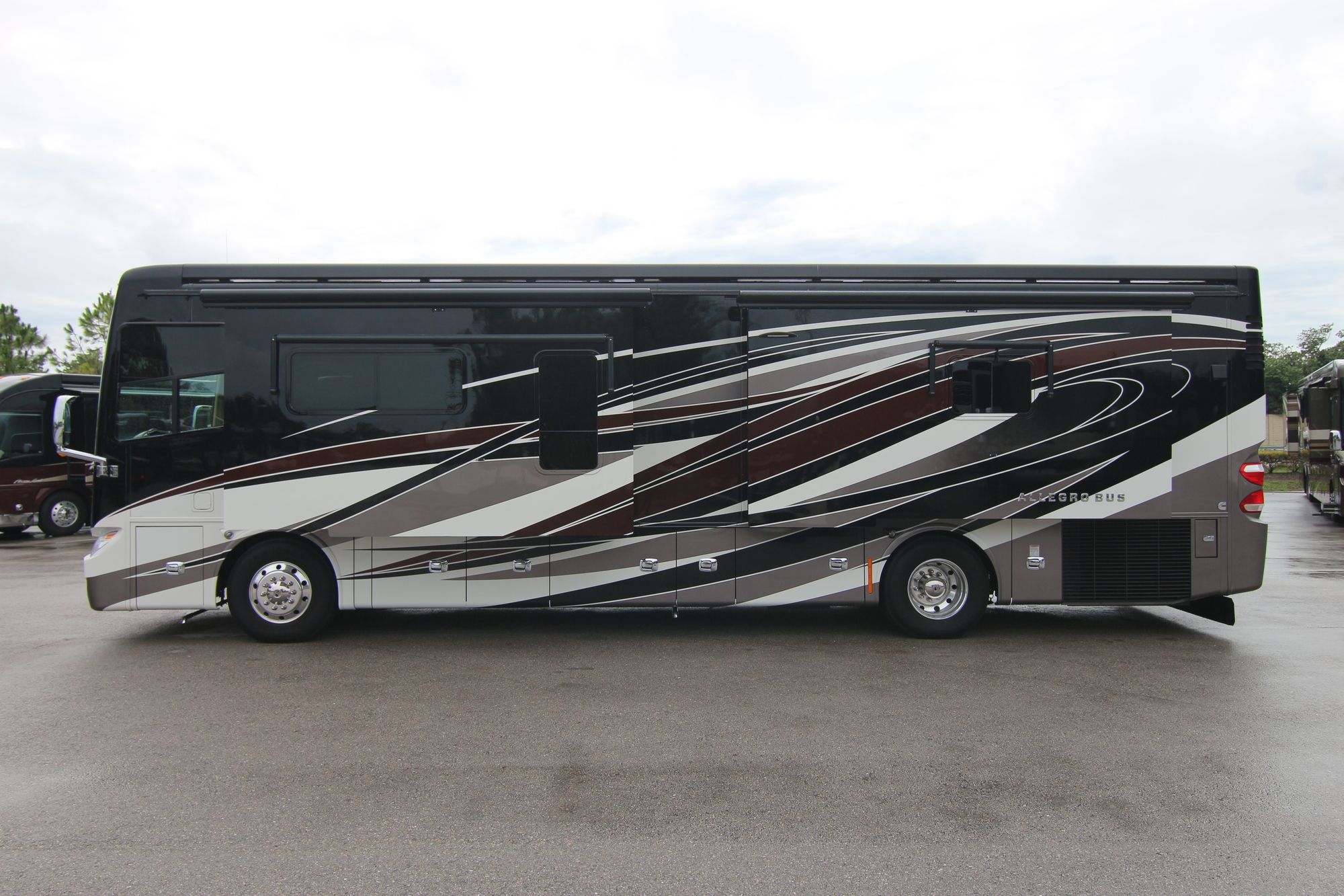 Used 2016 Tiffin Motor Homes Allegro Bus 37AP Class A  For Sale