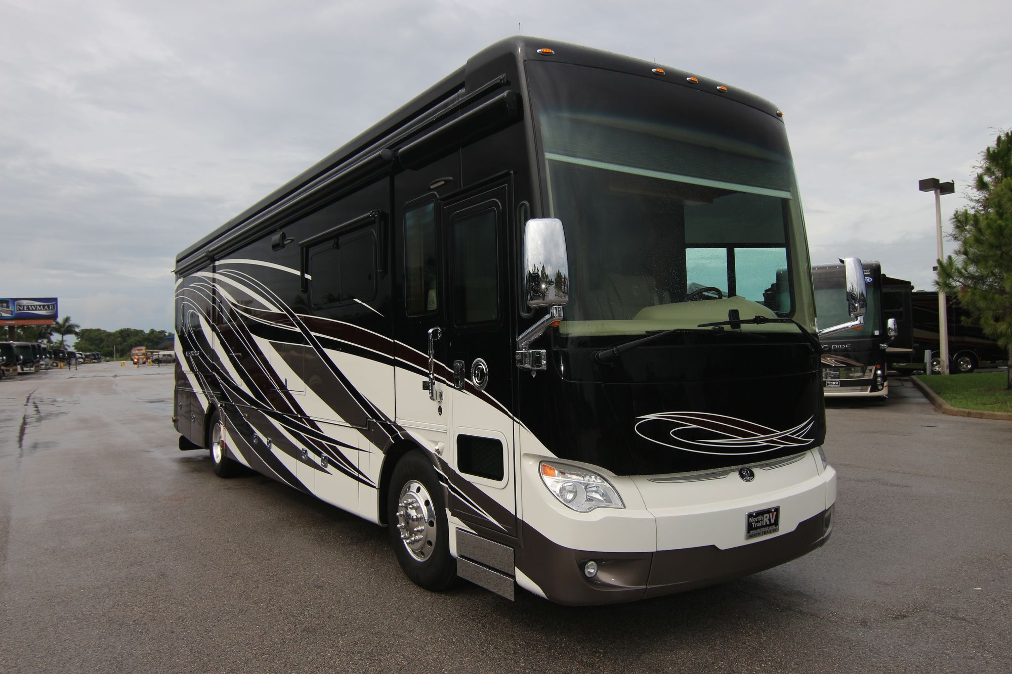 Used 2016 Tiffin Motor Homes Allegro Bus 37AP Class A  For Sale