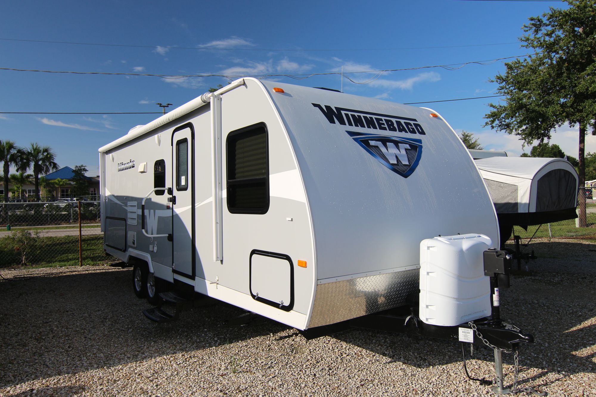 Used 2016 Winnebago Minnie 2201DS Travel Trailer  For Sale