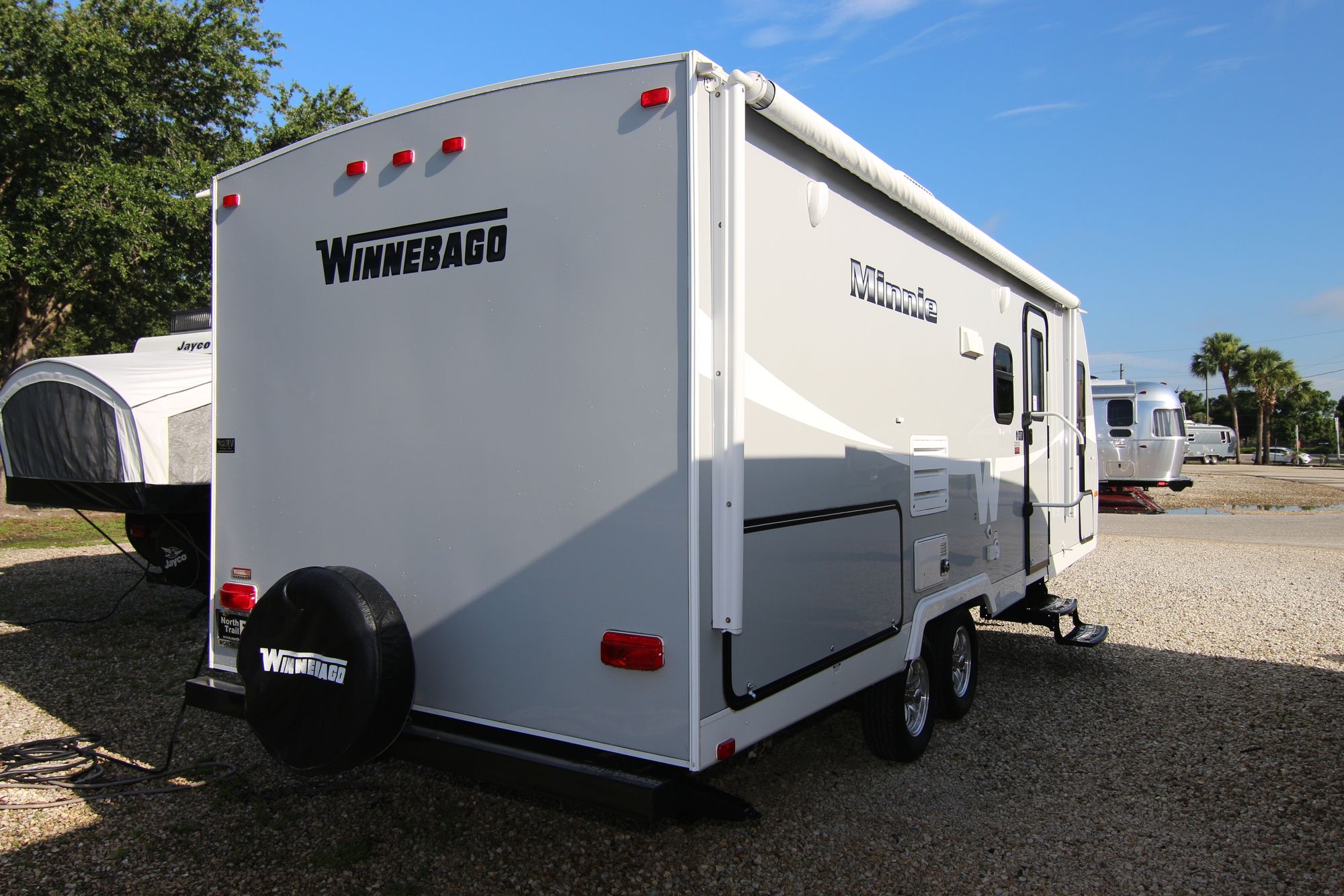 Used 2016 Winnebago Minnie 2201DS Travel Trailer  For Sale