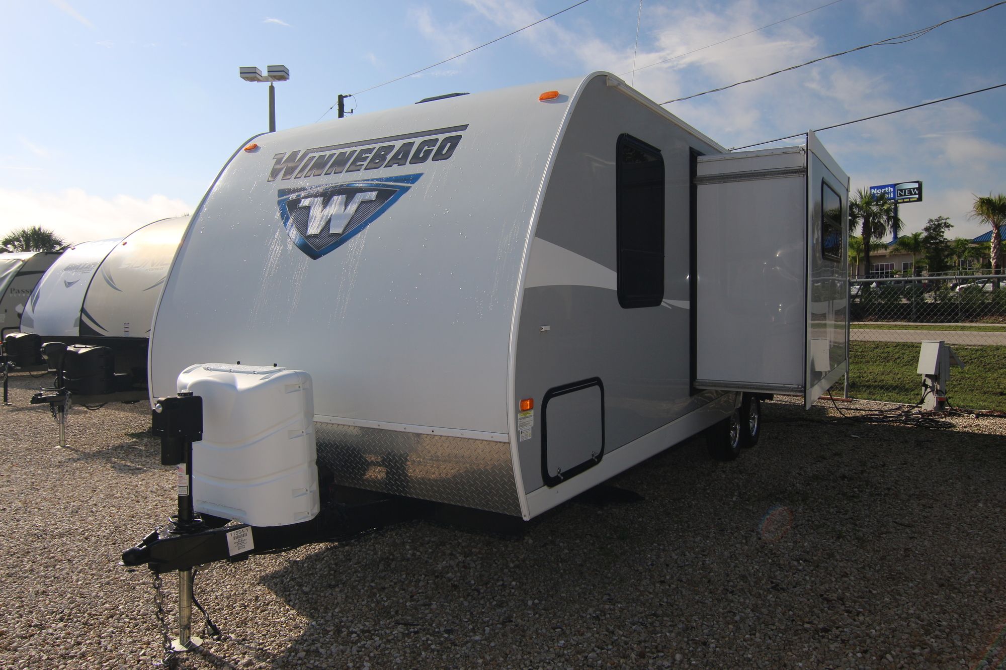 Used 2016 Winnebago Minnie 2201DS Travel Trailer  For Sale