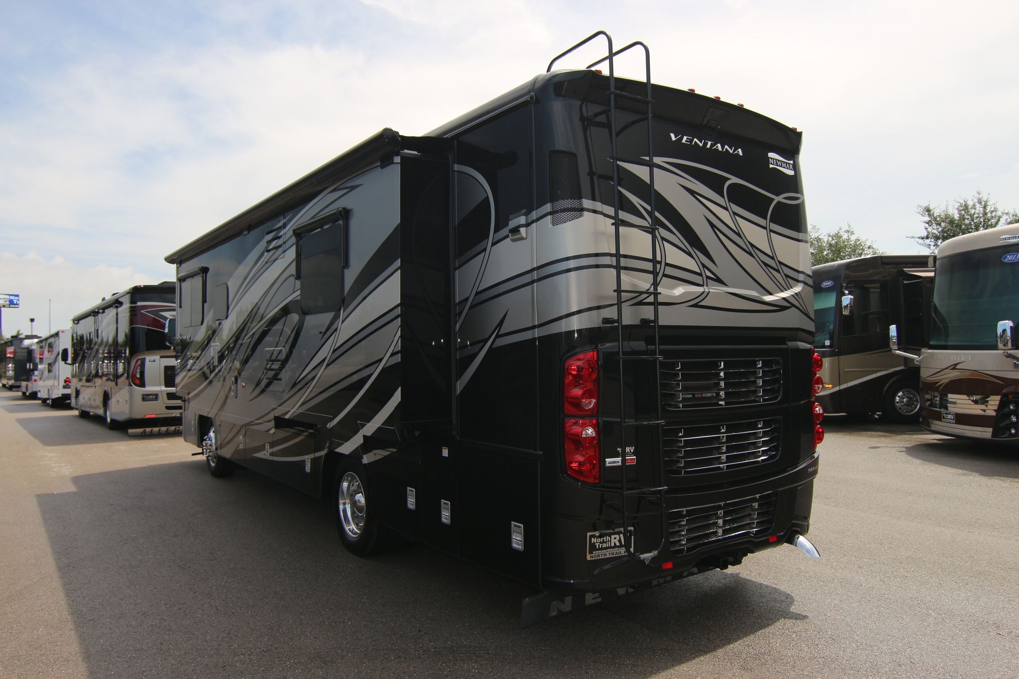 Used 2018 Newmar Ventana 3436 Class A  For Sale