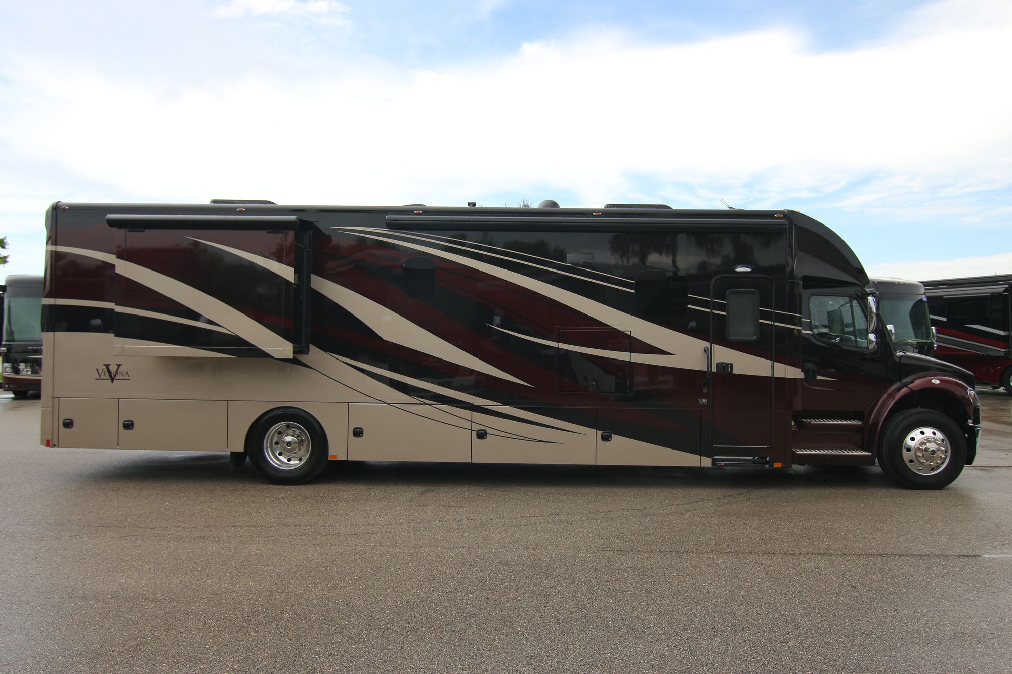 New 2020 Renegade Rv Verona 40VRB Super C  For Sale