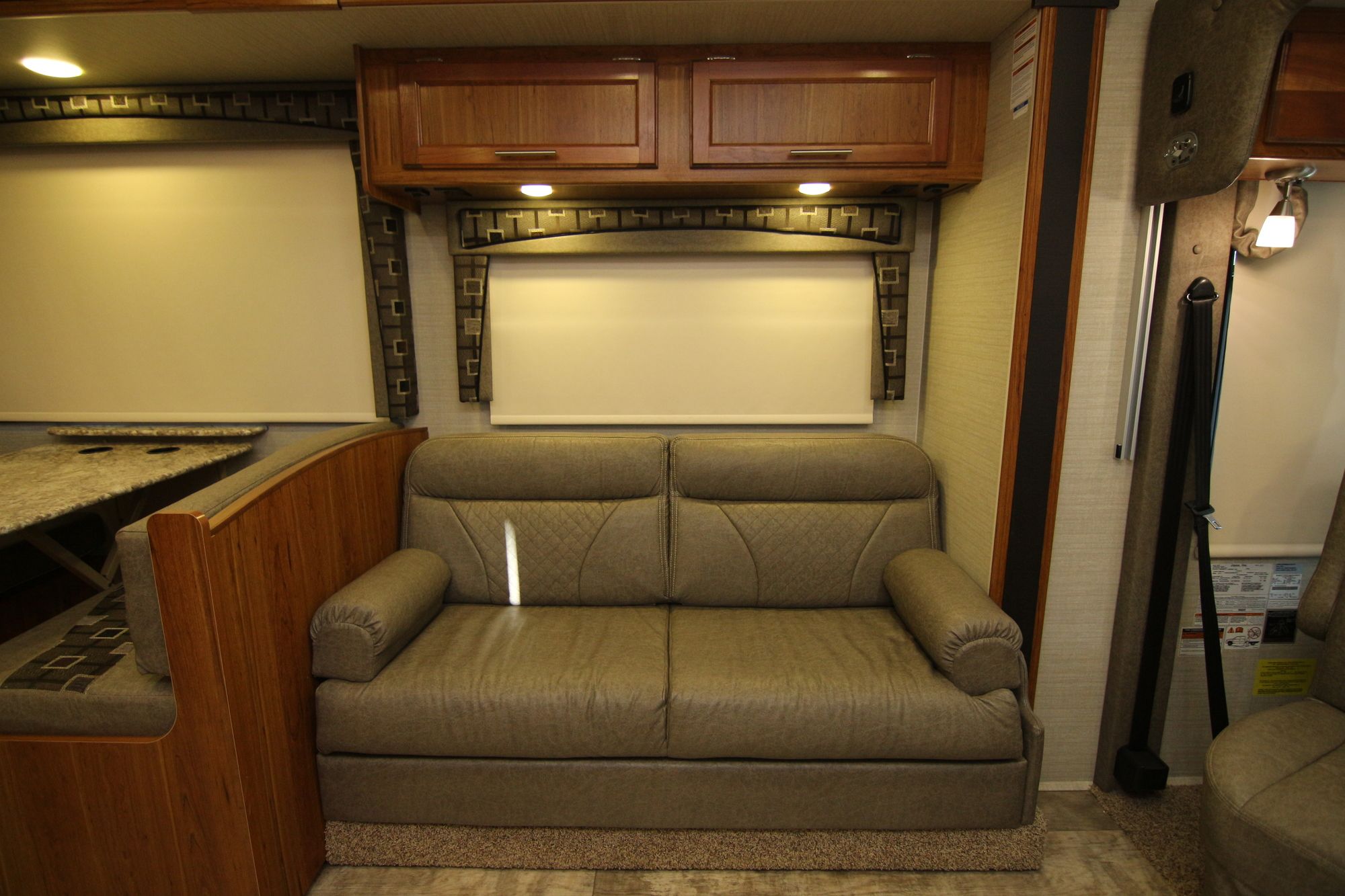 Used 2017 Jayco Alante 31V Class A  For Sale