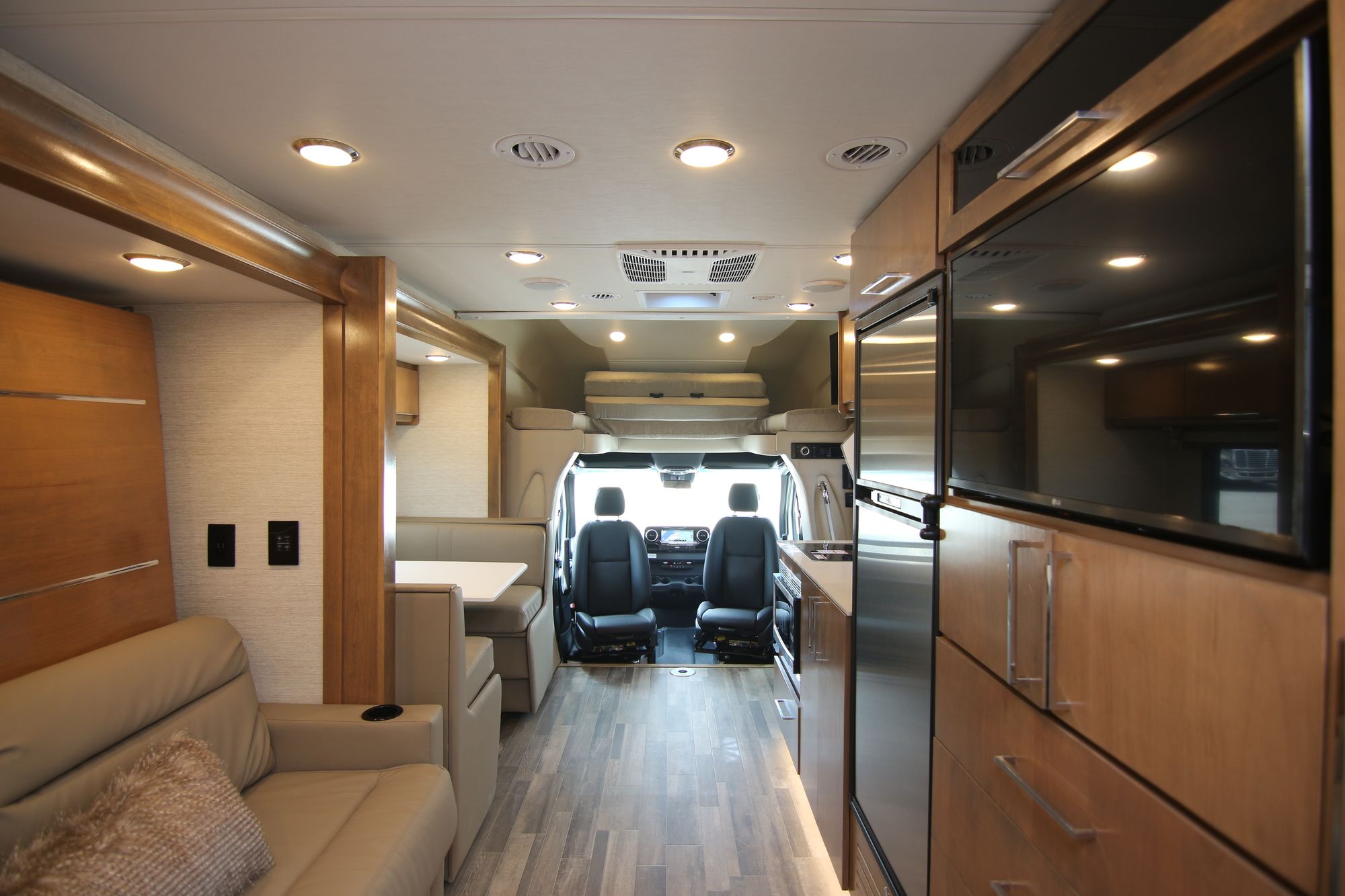 New 2020 Tiffin Motor Homes Wayfarer 25RW Class C  For Sale