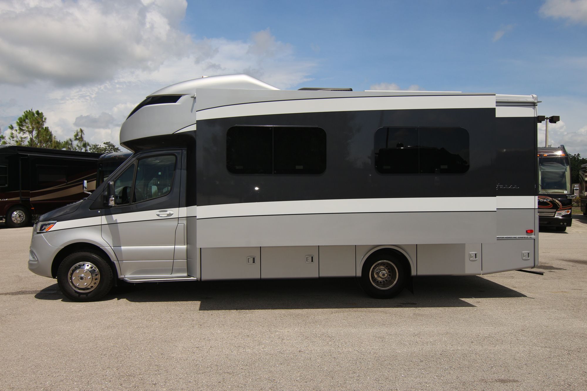 New 2020 Tiffin Motor Homes Wayfarer 25RW Class C  For Sale