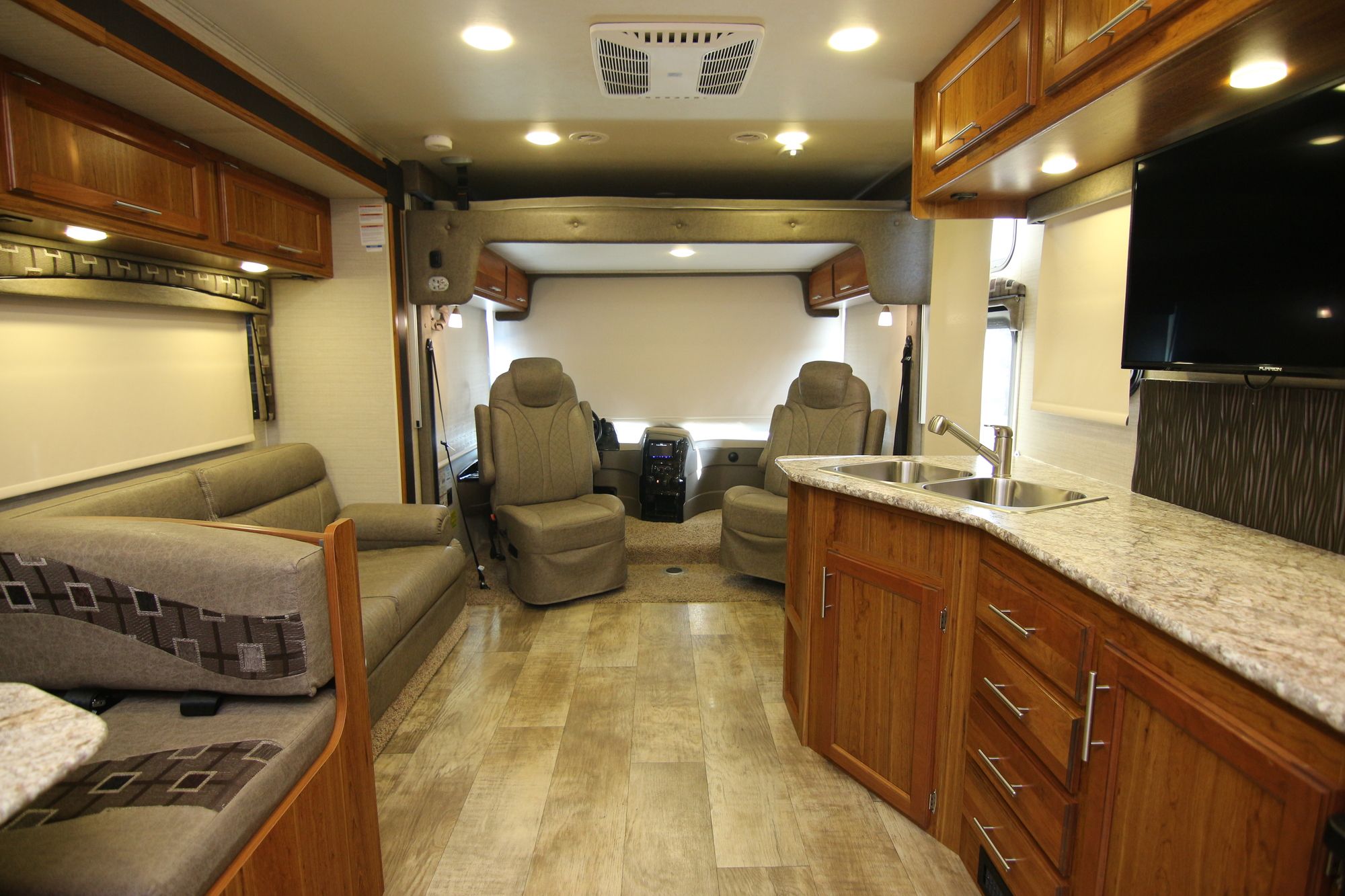 Used 2017 Jayco Alante 31V Class A  For Sale