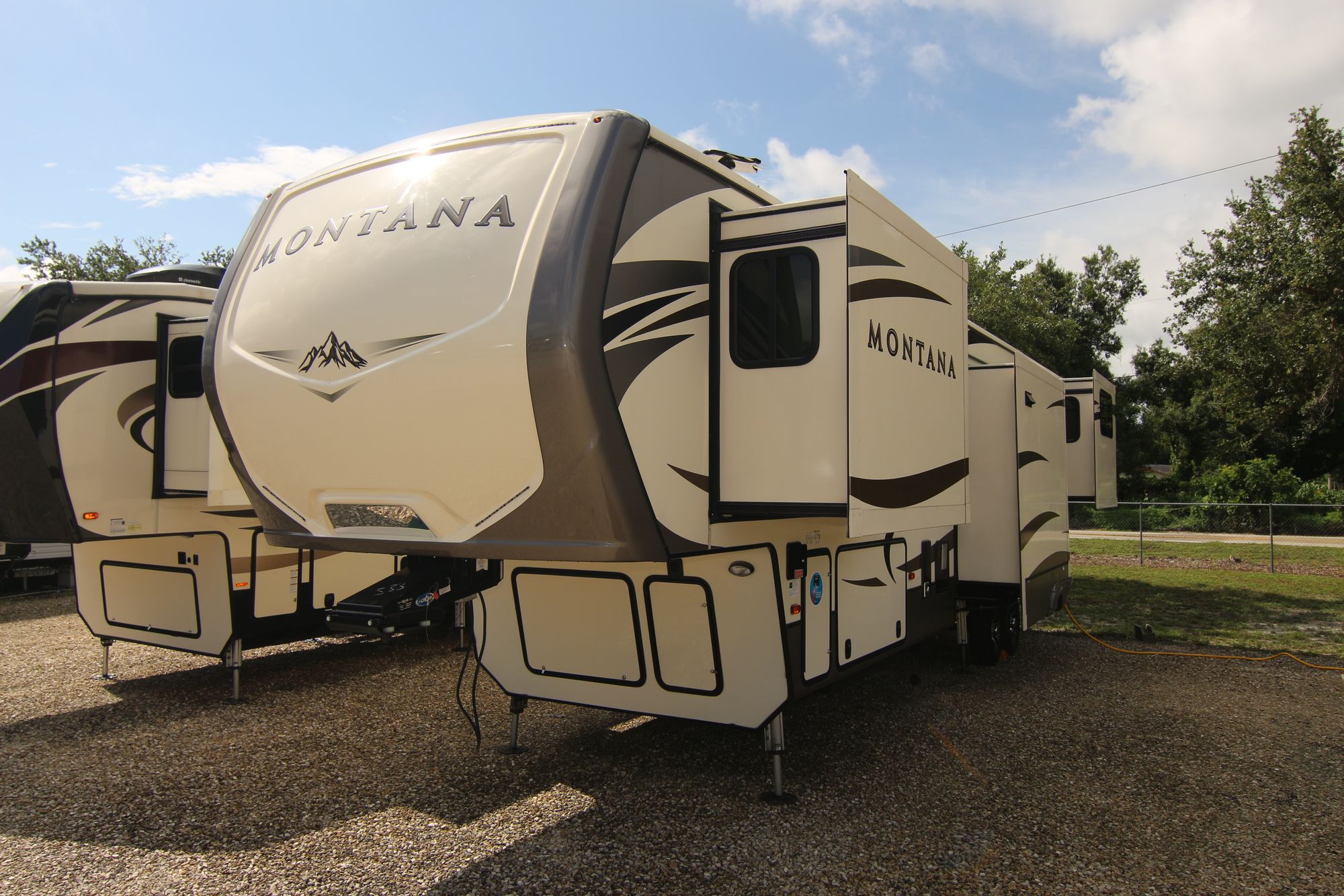 Used 2018 Keystone Montana 3791RD Fifth Wheel  For Sale