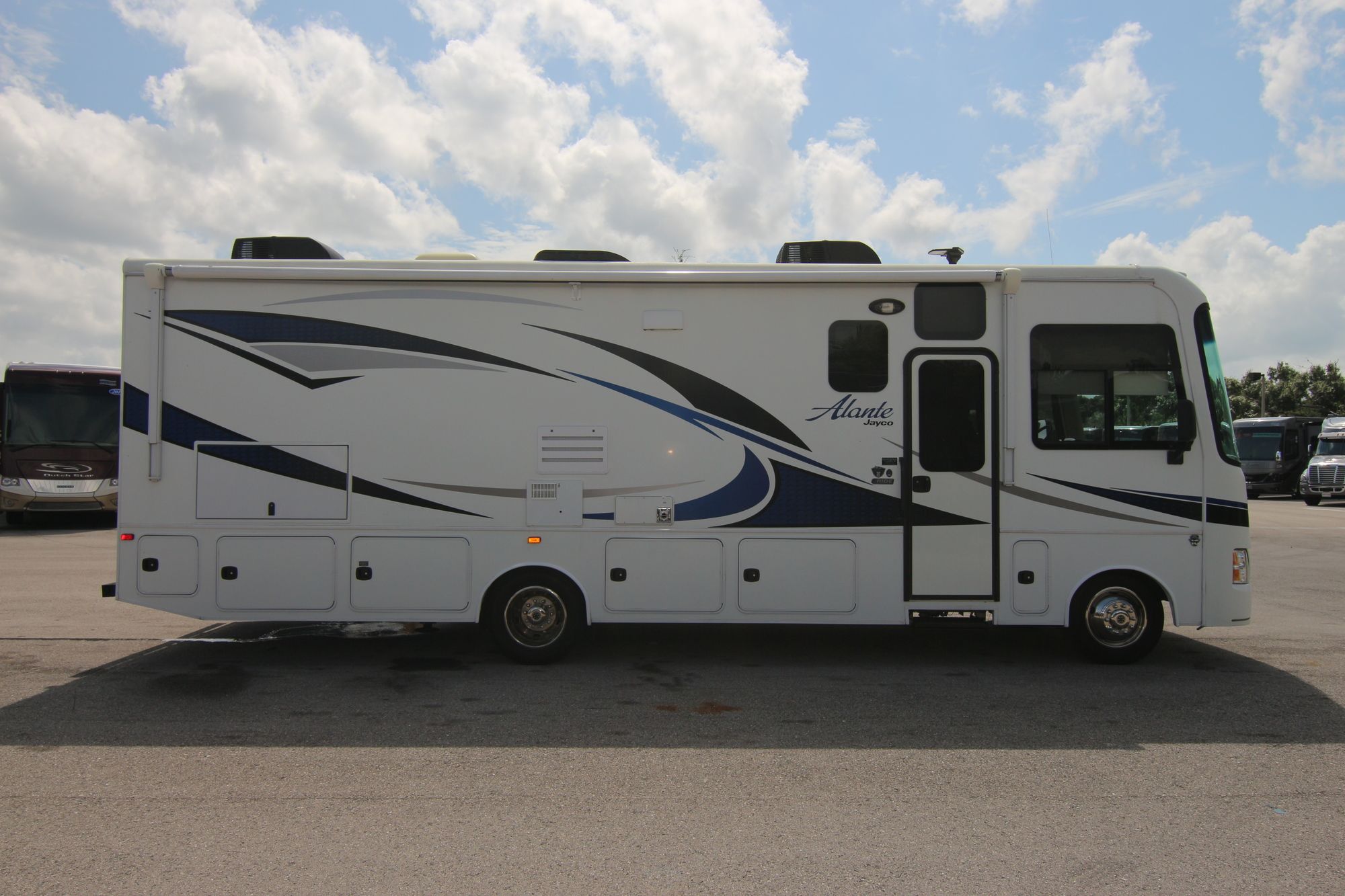 Used 2017 Jayco Alante 31V Class A  For Sale