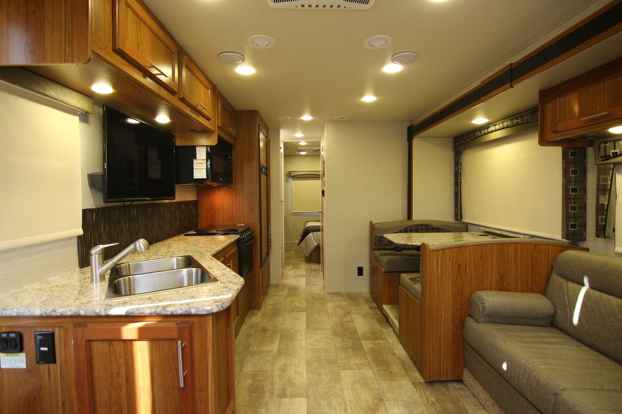 Used 2017 Jayco Alante 31V Class A  For Sale