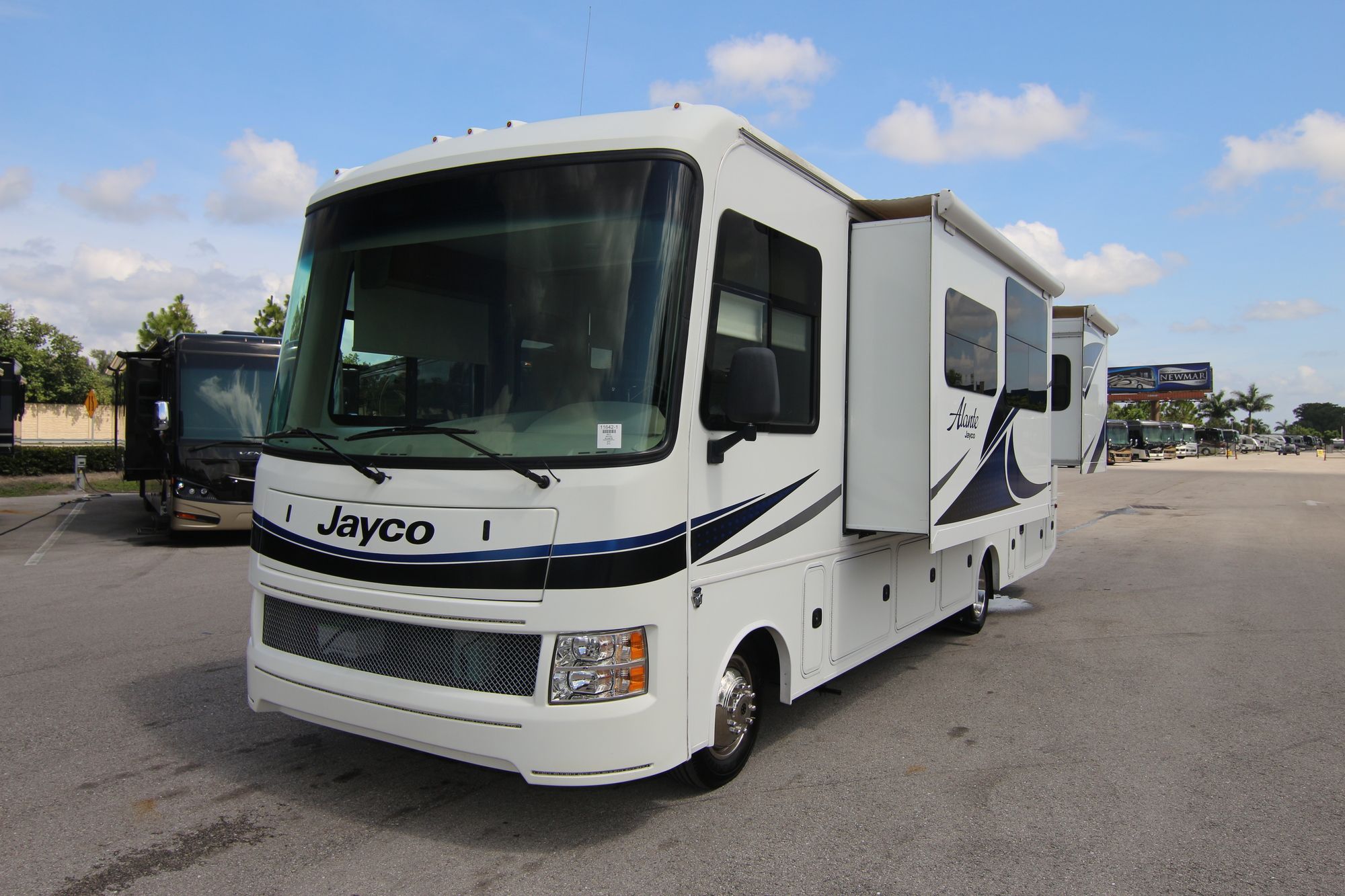 Used 2017 Jayco Alante 31V Class A  For Sale