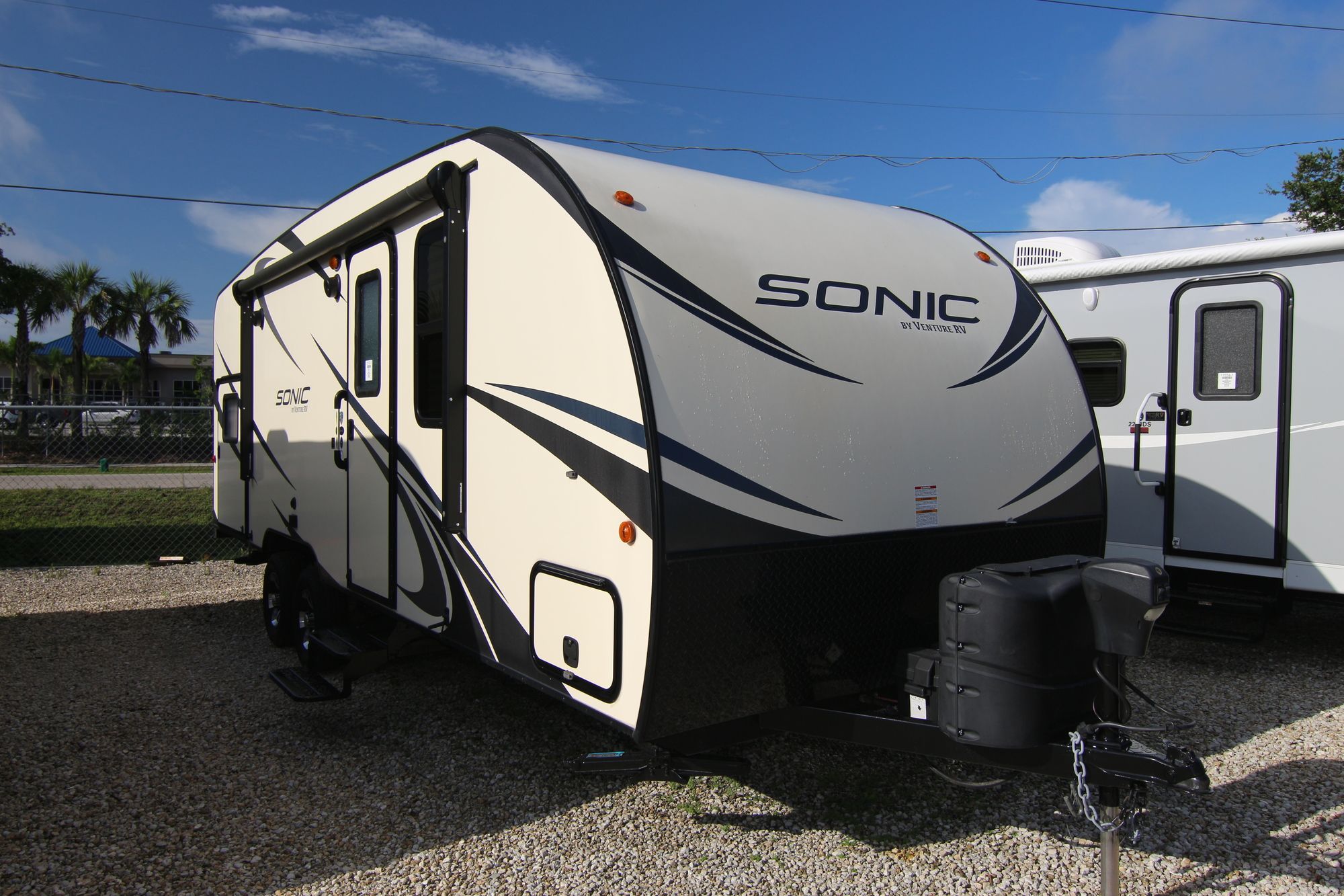 Used 2017 K-Z Sonic 234VBH Travel Trailer  For Sale