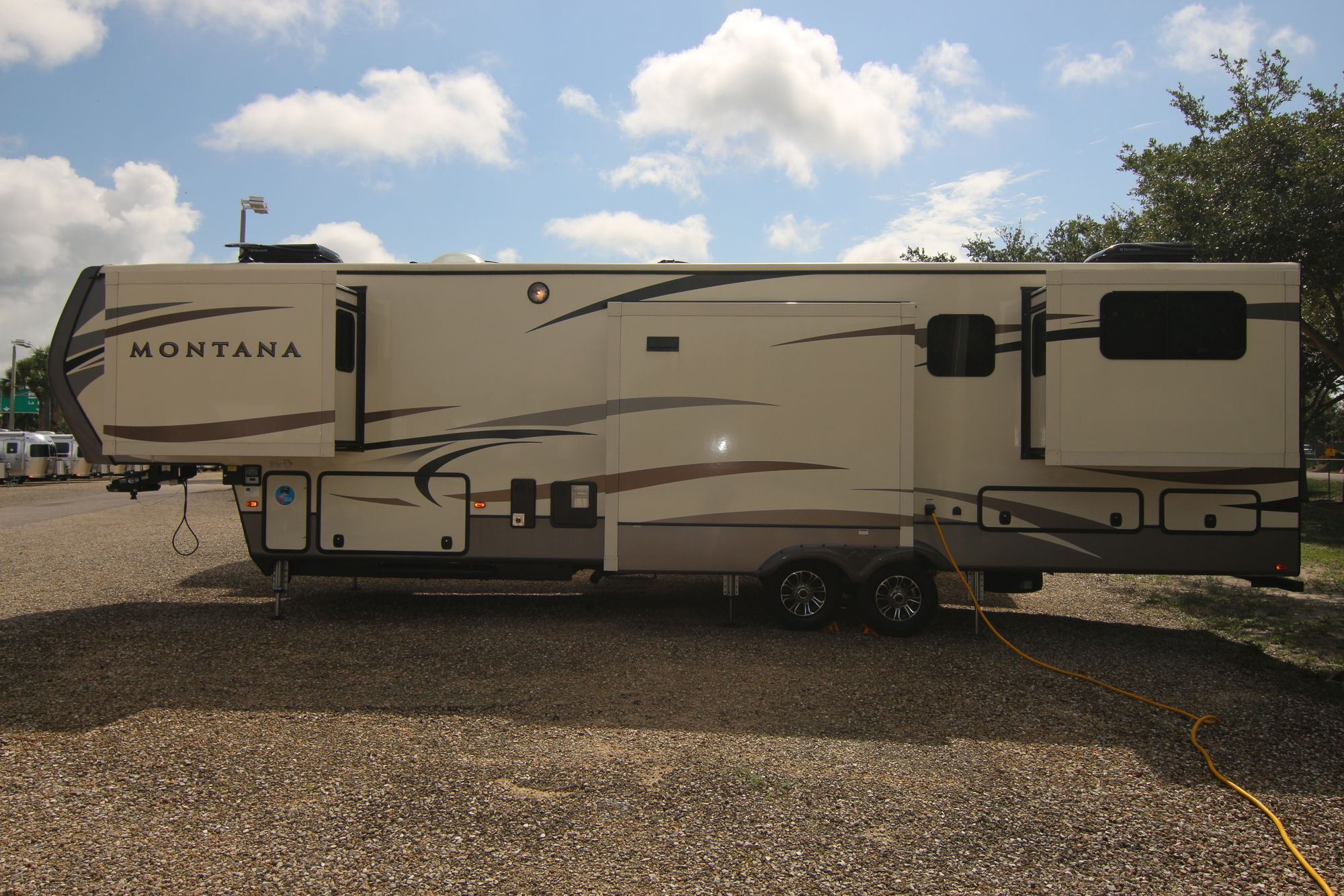 Used 2018 Keystone Montana 3791RD Fifth Wheel  For Sale