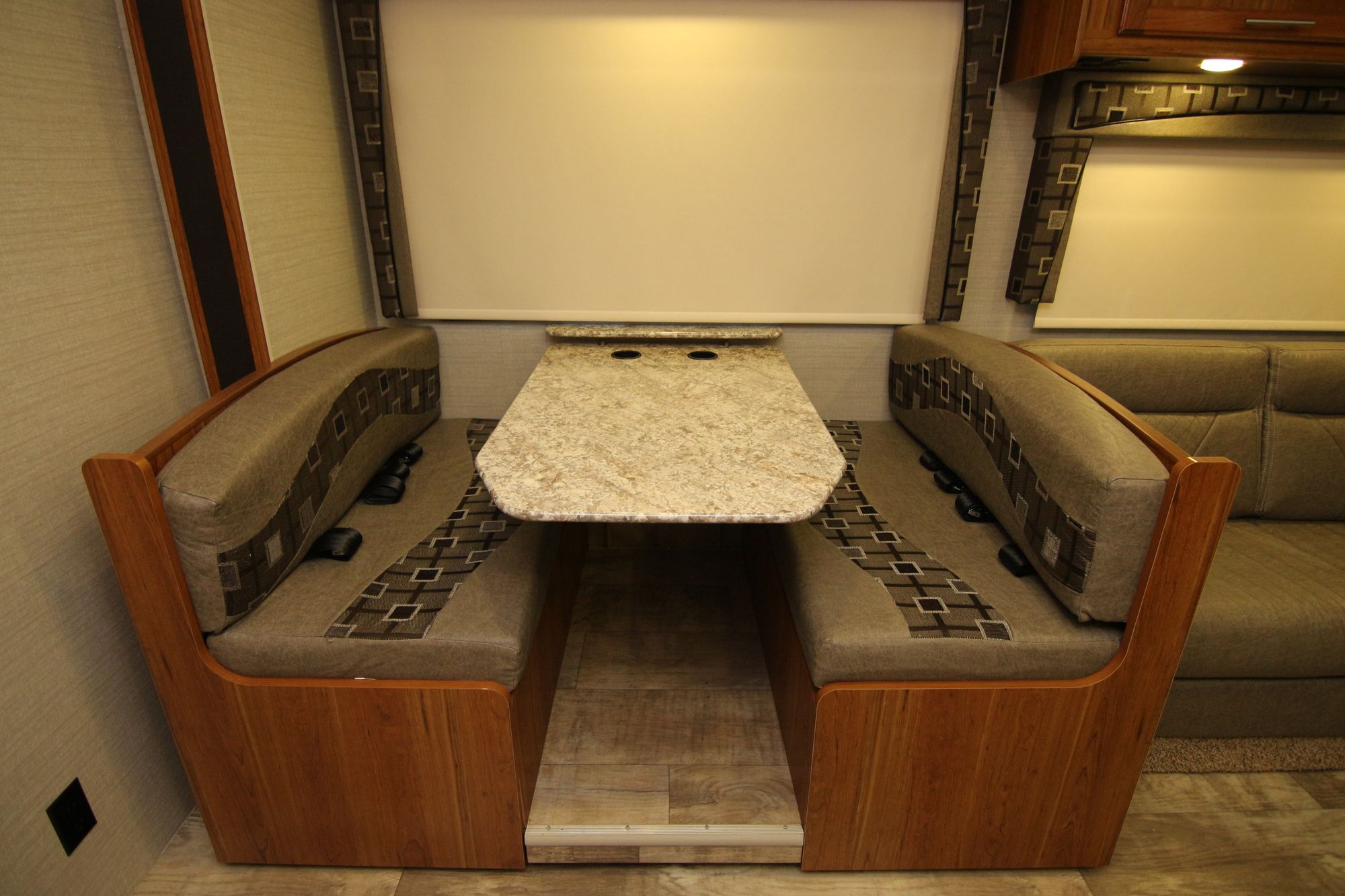 Used 2017 Jayco Alante 31V Class A  For Sale