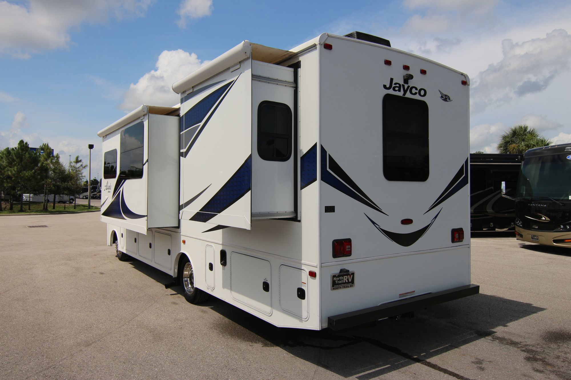 Used 2017 Jayco Alante 31V Class A  For Sale