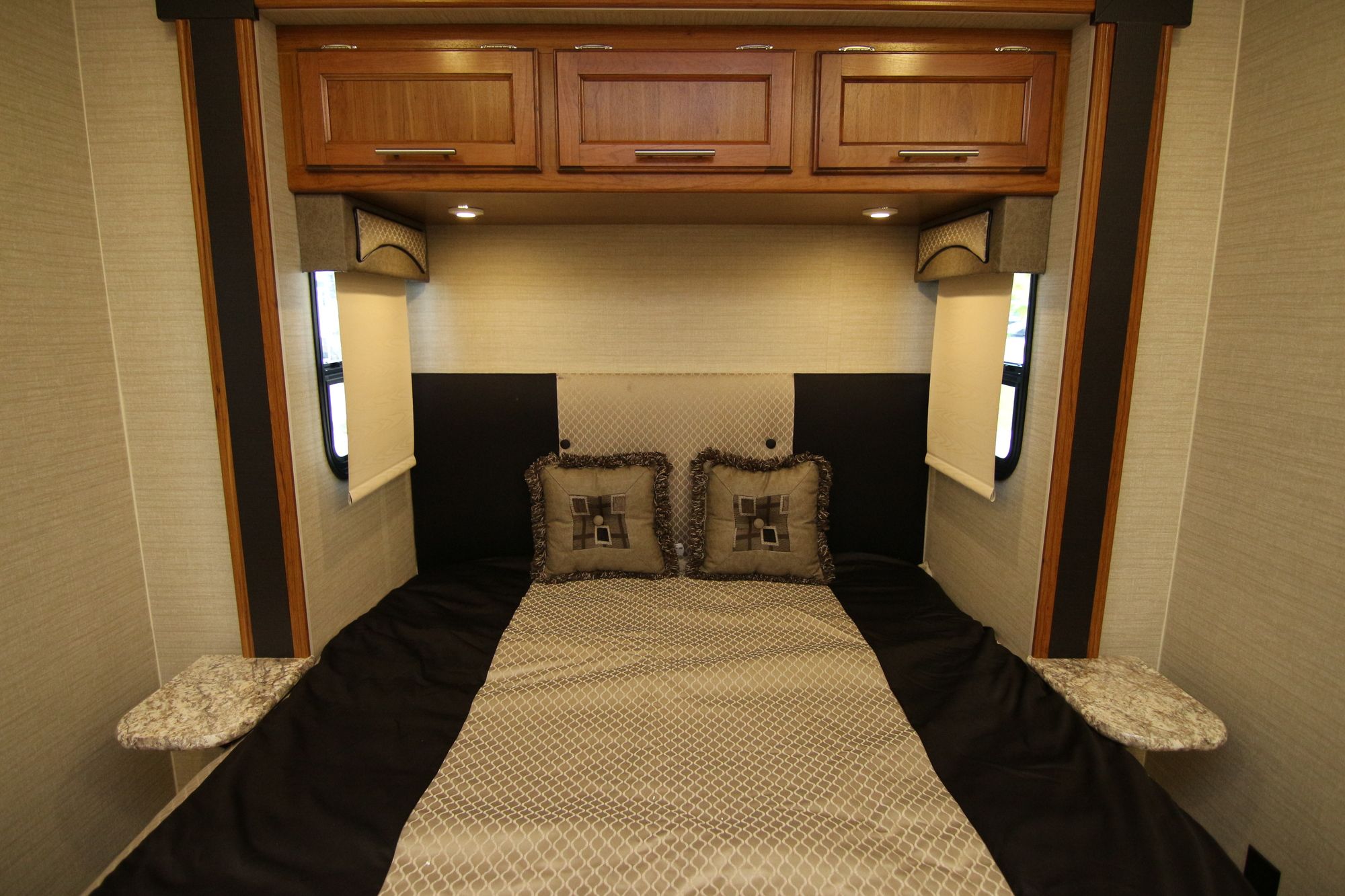 Used 2017 Jayco Alante 31V Class A  For Sale